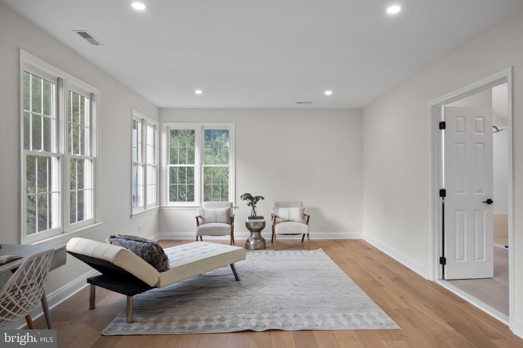 HAMPSHIRE GREENS - Residential