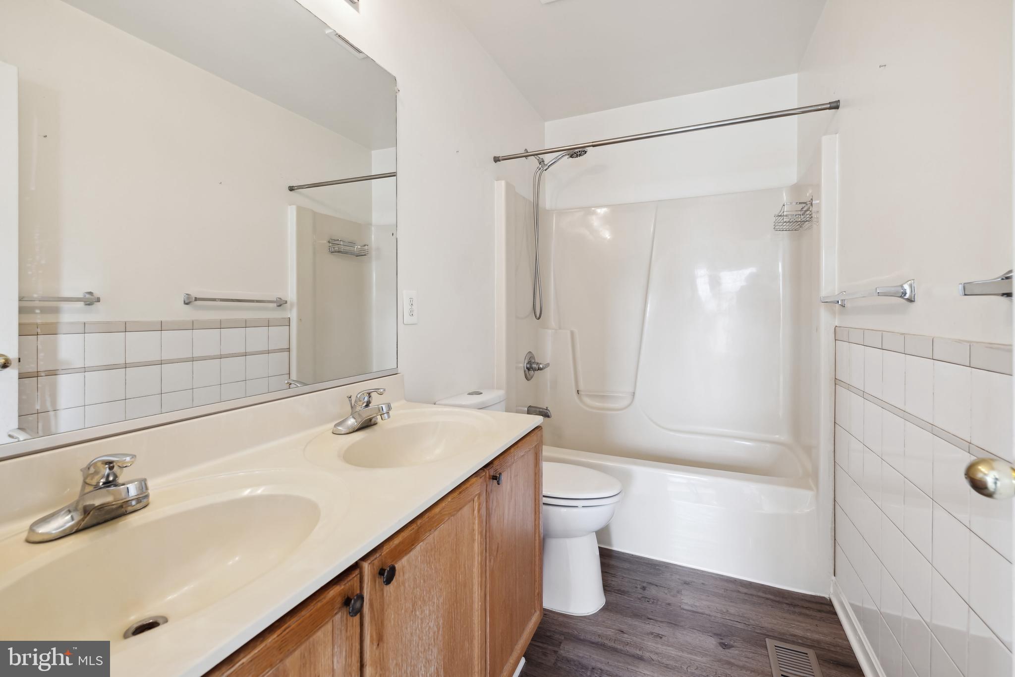 NORTH CROSSING - Residential