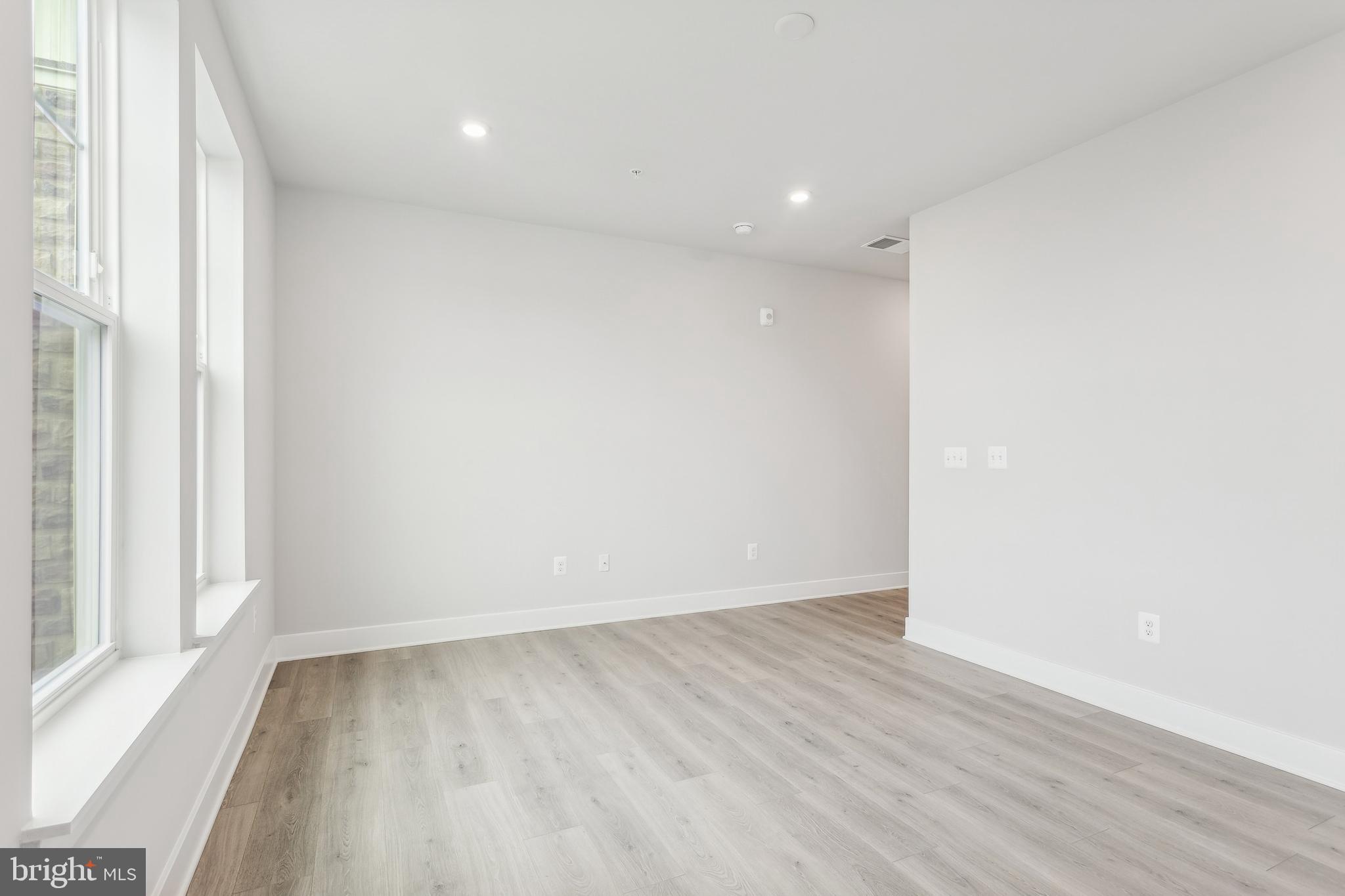 FOUR SEASONS AT KENT ISLAND - Residential