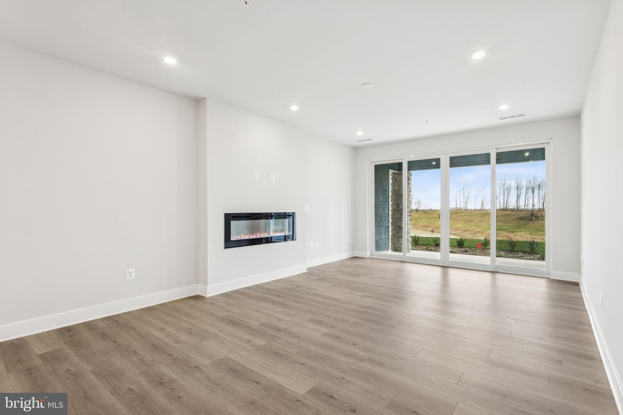 FOUR SEASONS AT KENT ISLAND - Residential