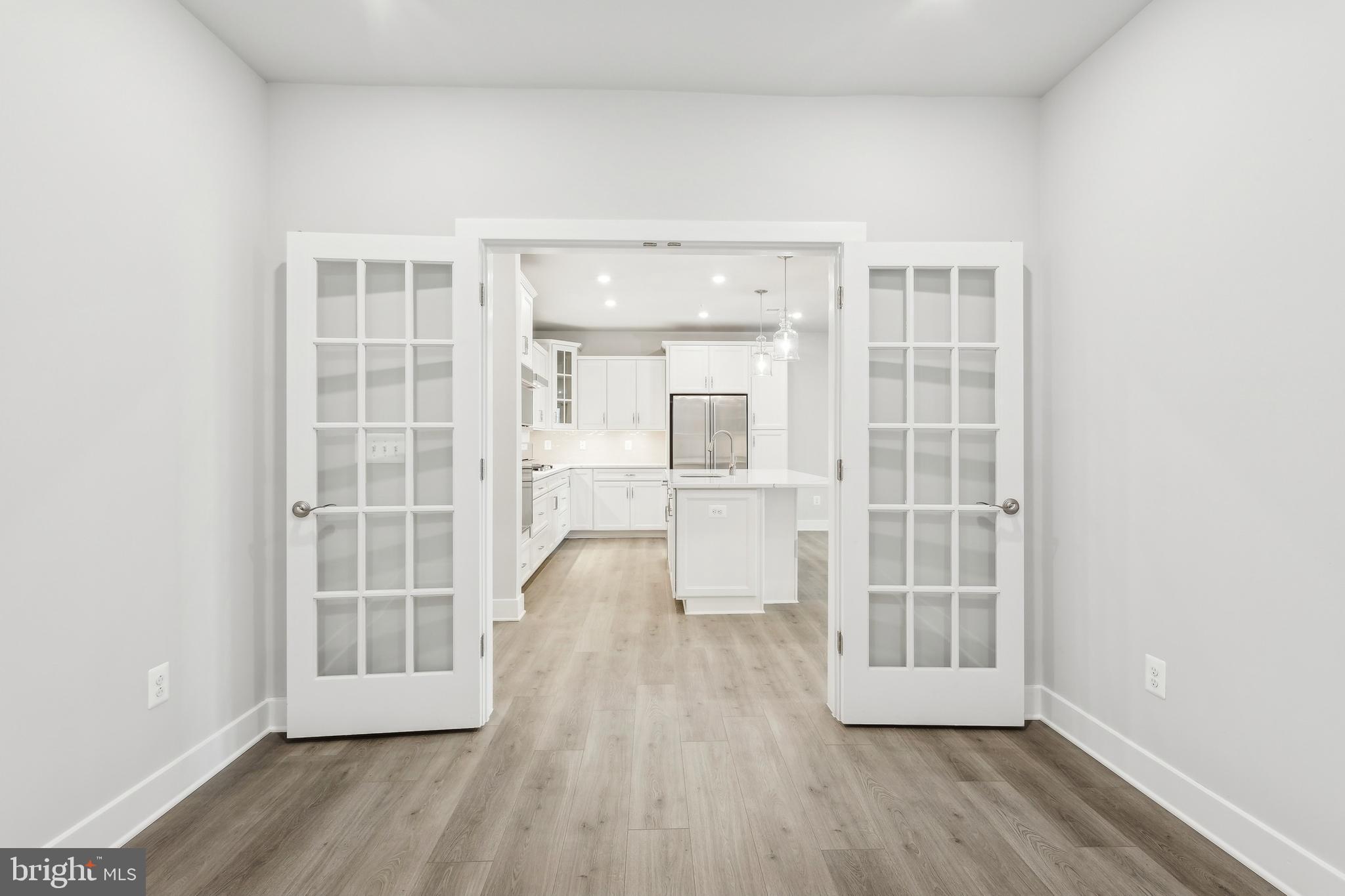 102 BOATSWAIN WAY 2911