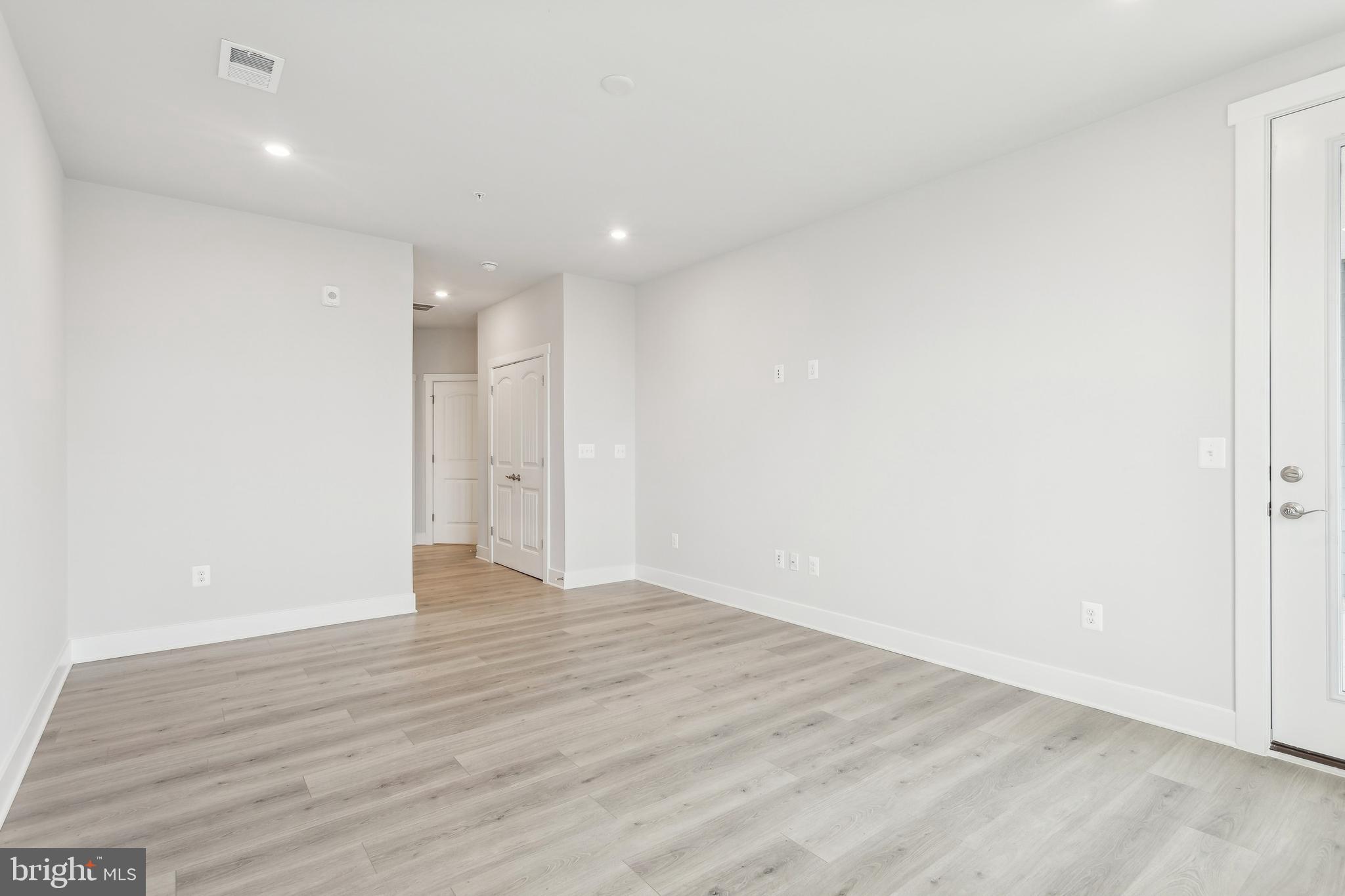 FOUR SEASONS AT KENT ISLAND - Residential