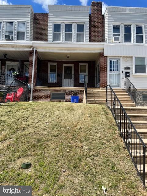 Buyer's mortgage fell through, back on the market. Great starter home or investment property, close by shopping and public transportation. 3 bedroom and 1 bath rowhouse in the Mayfair area. New kitchen cabinets, granite countertop, stove. Vinyl flooring throughout the house. Updated bathroom and new furnace. New main roof and porch roof. 3 new windows in the bedroom.