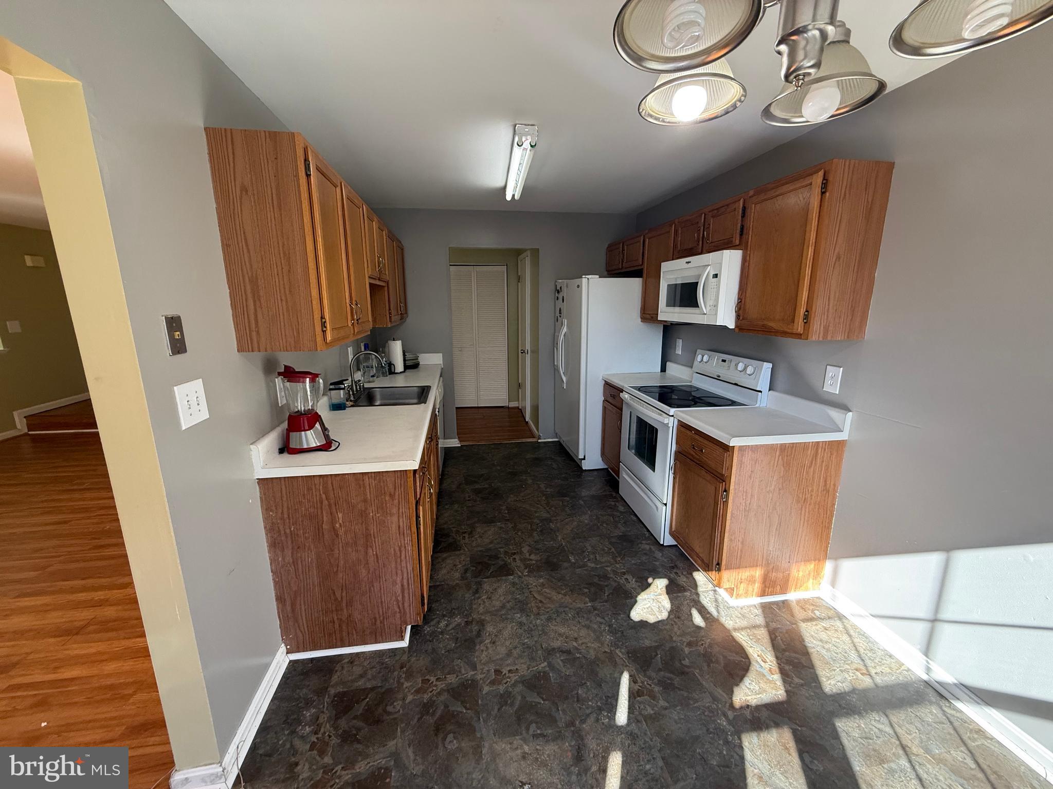 ANDOVER / FOXRIDGE - Residential