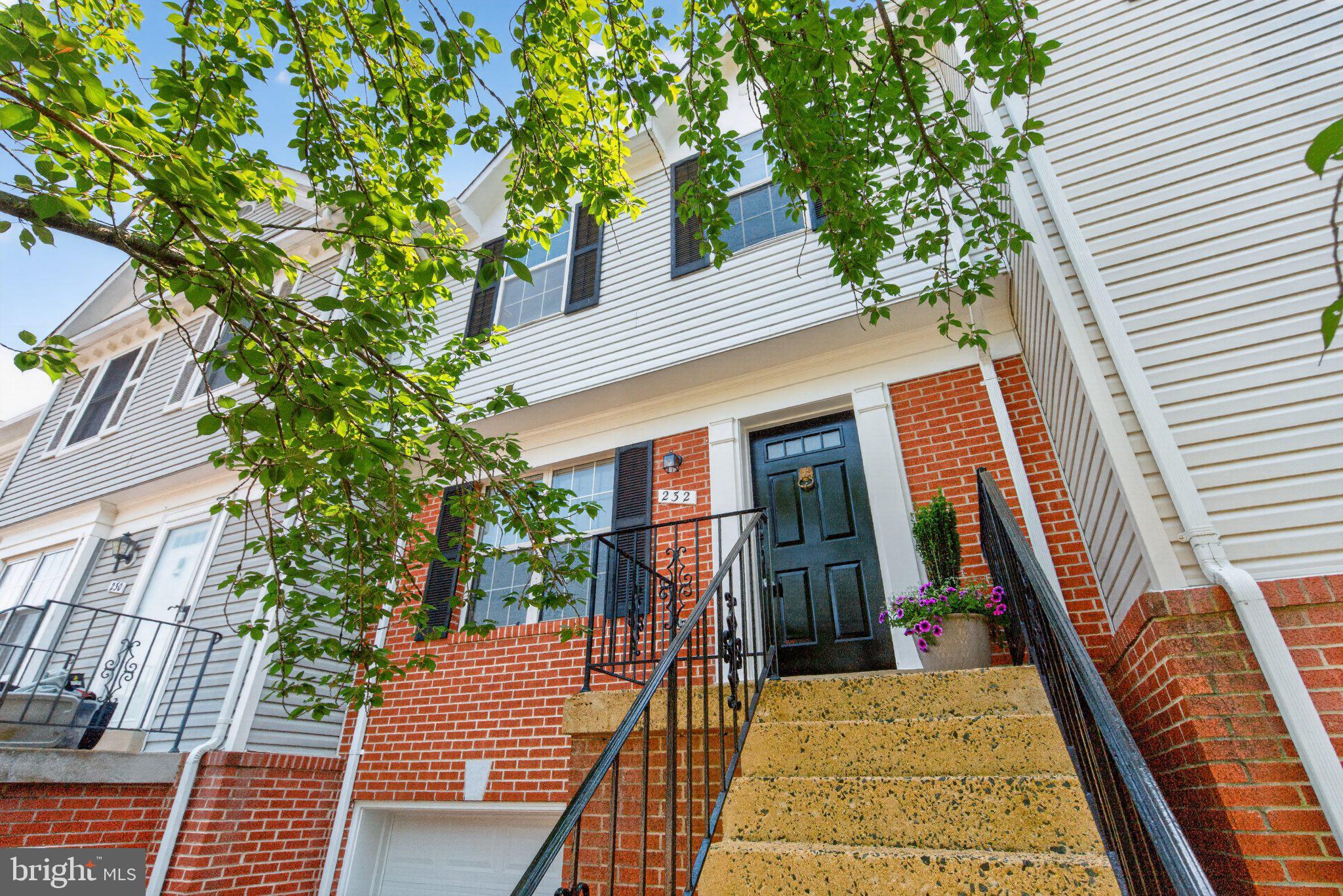 232 FINCHINGFIELD COURT