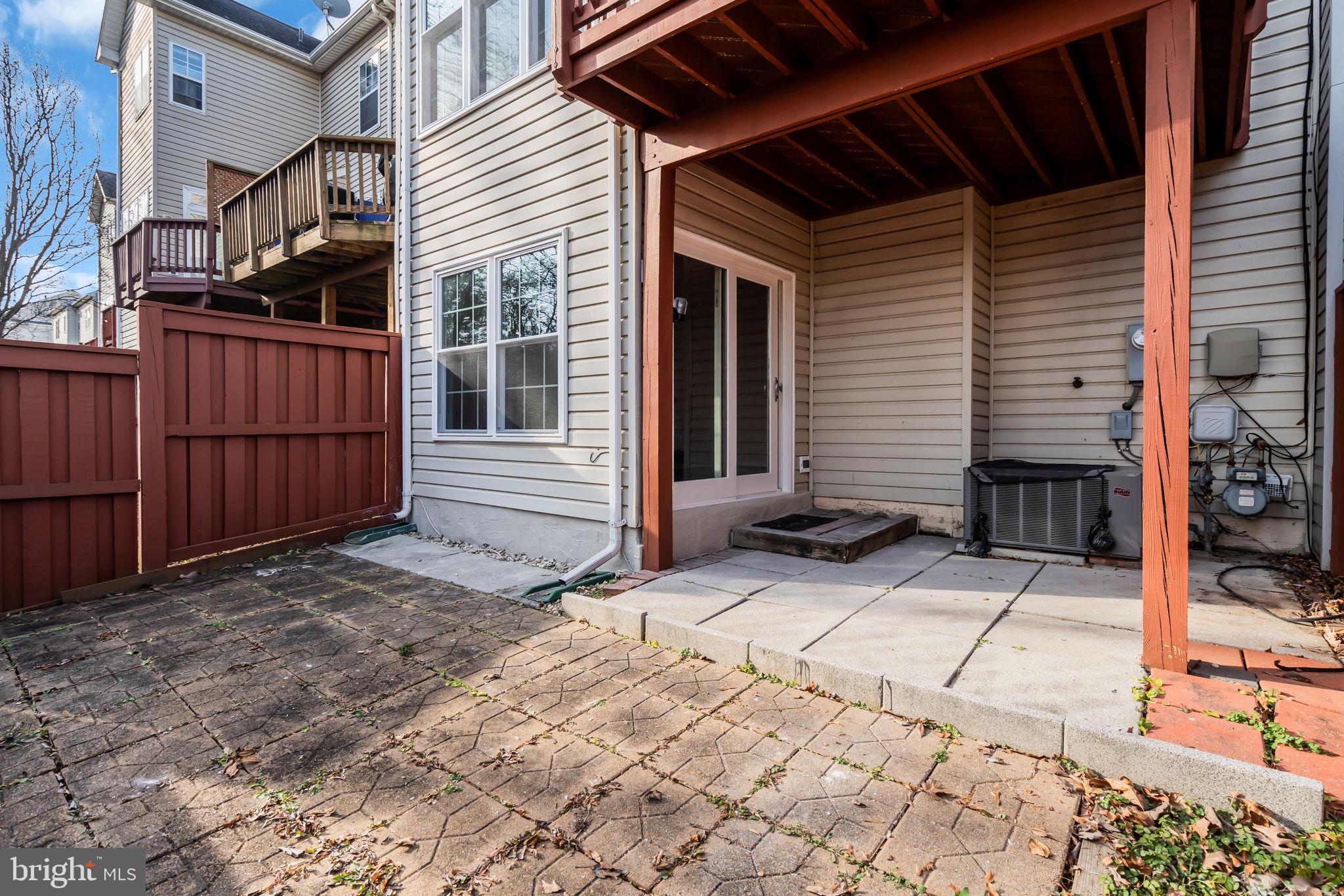 BROADLANDS - Residential Lease