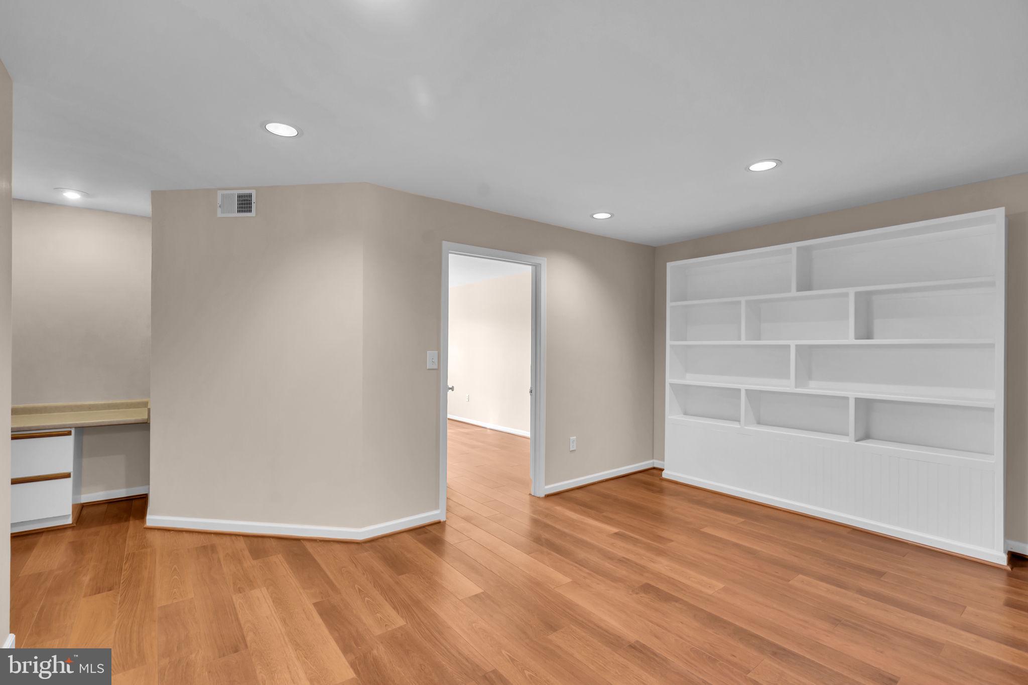 BROADLANDS - Residential Lease