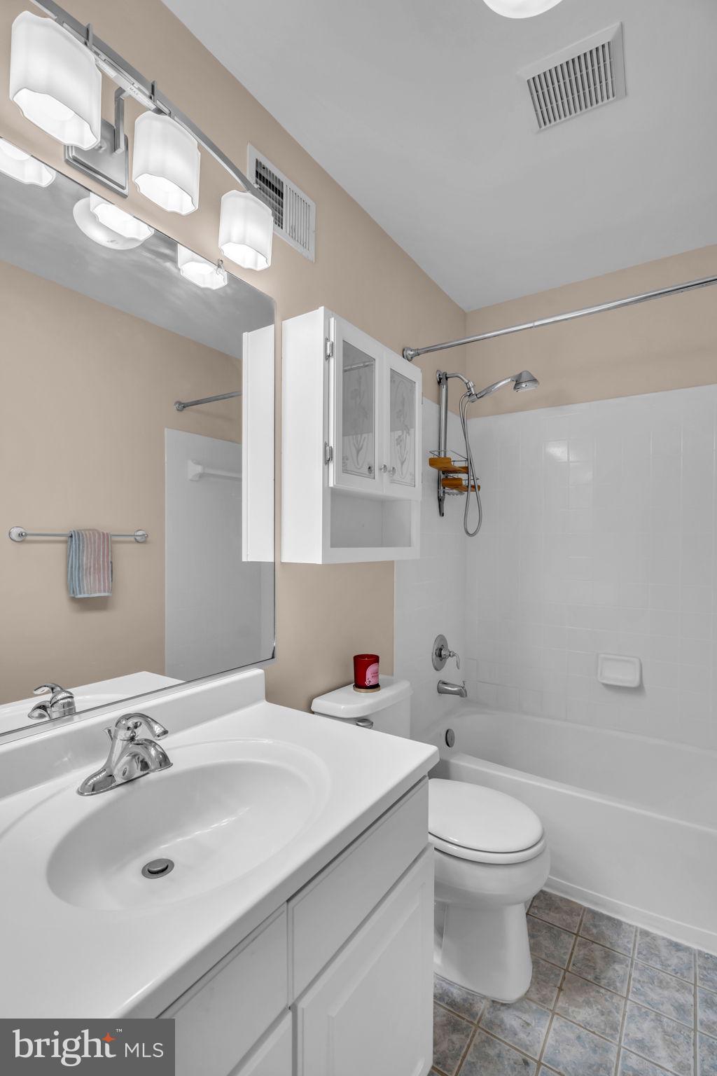 BROADLANDS - Residential Lease