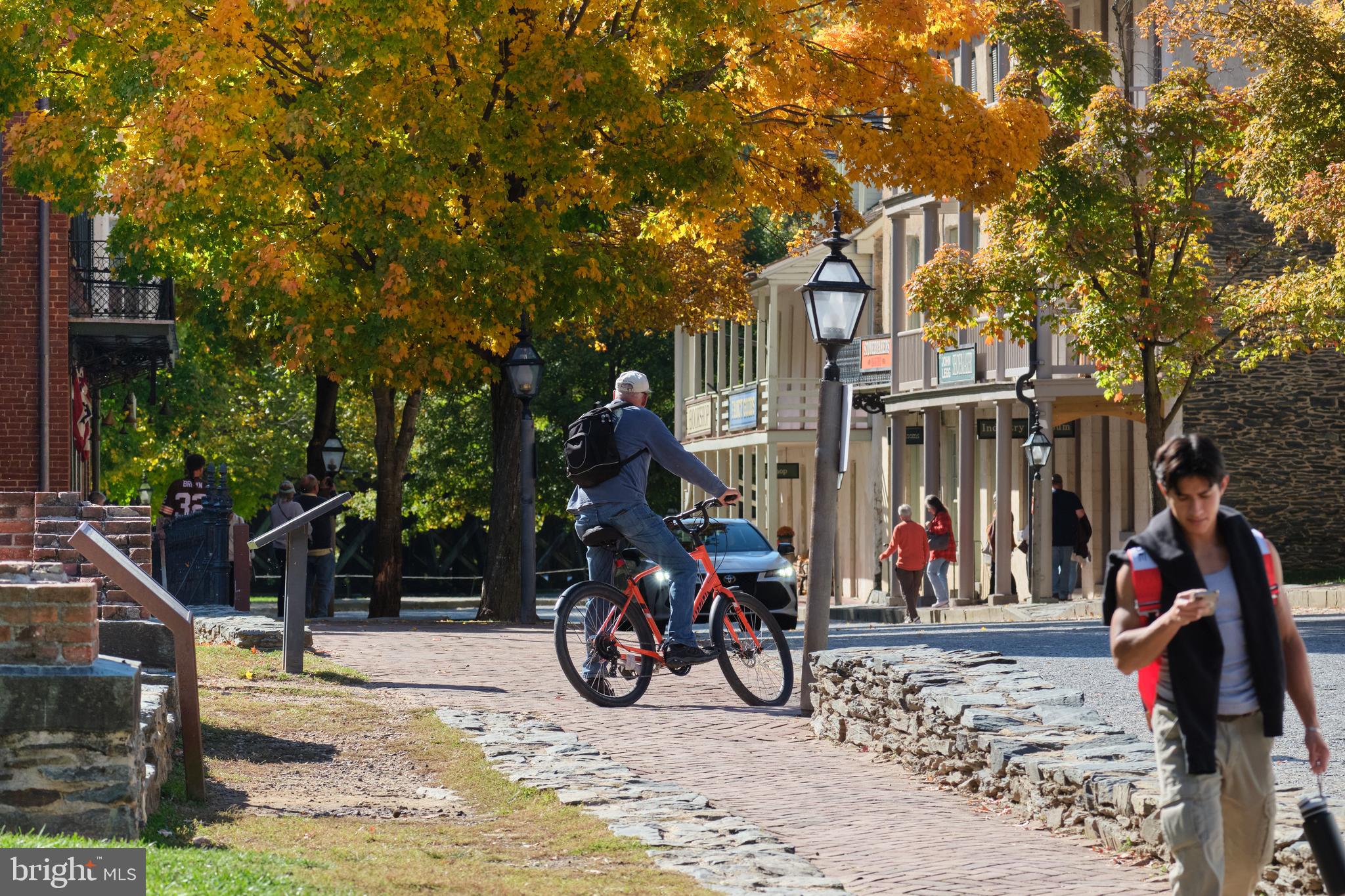 ASHLAND VILLAGE - Residential