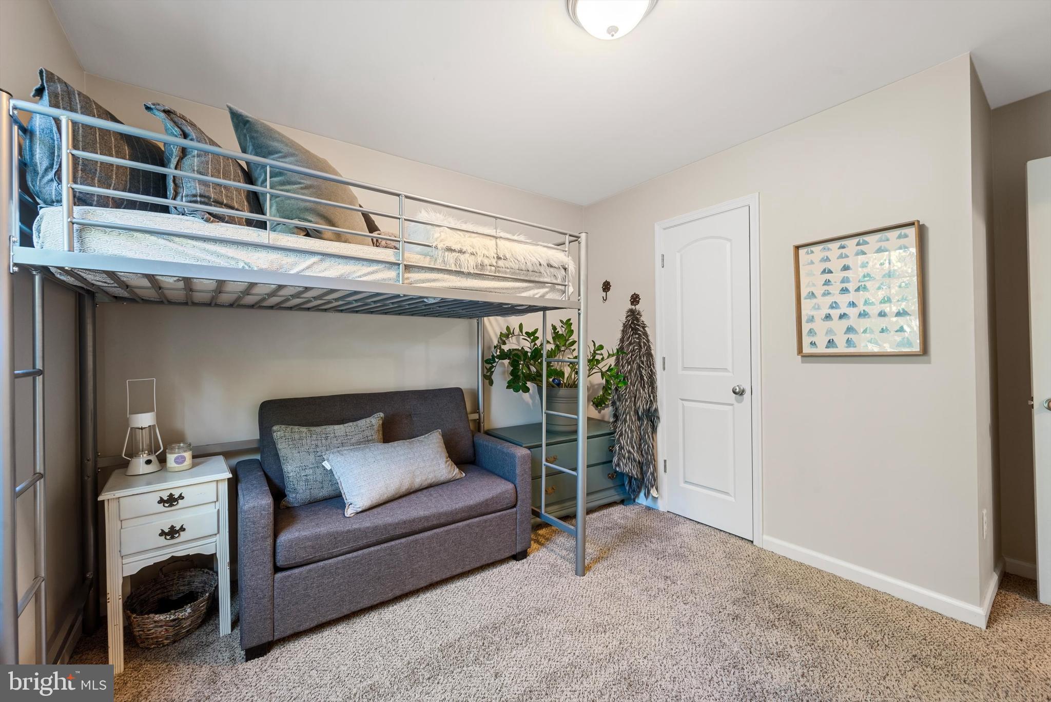 ASHLAND VILLAGE - Residential