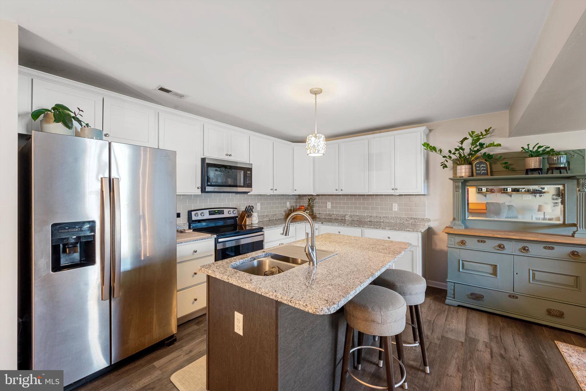 ASHLAND VILLAGE - Residential