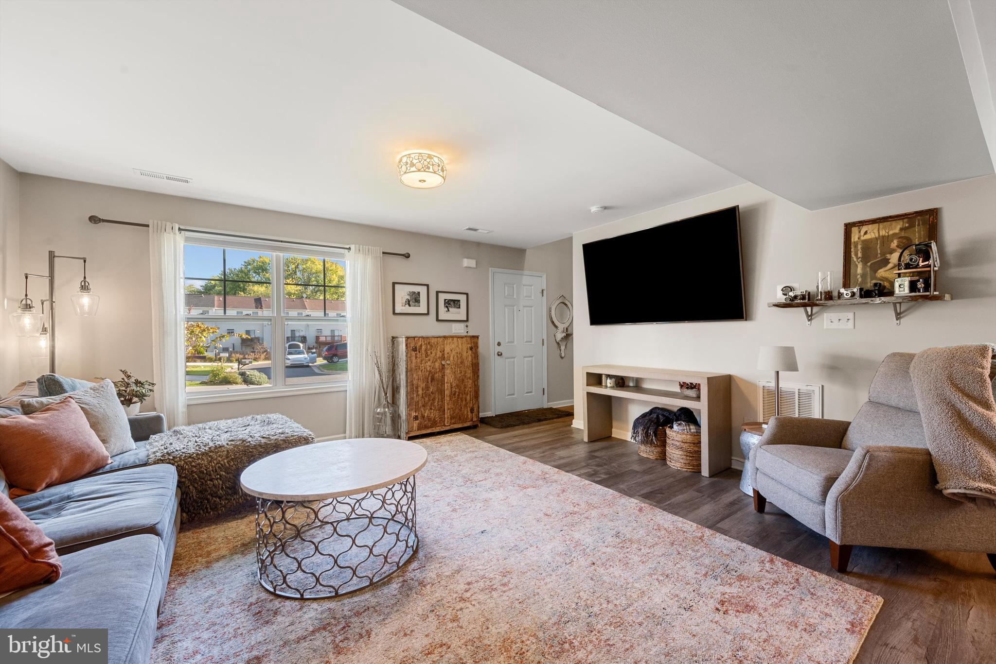 ASHLAND VILLAGE - Residential