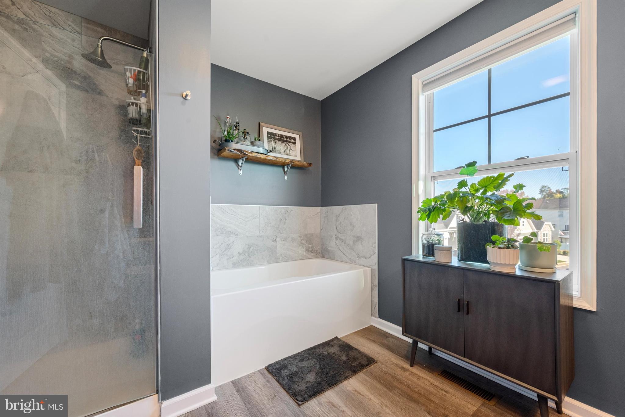 ASHLAND VILLAGE - Residential