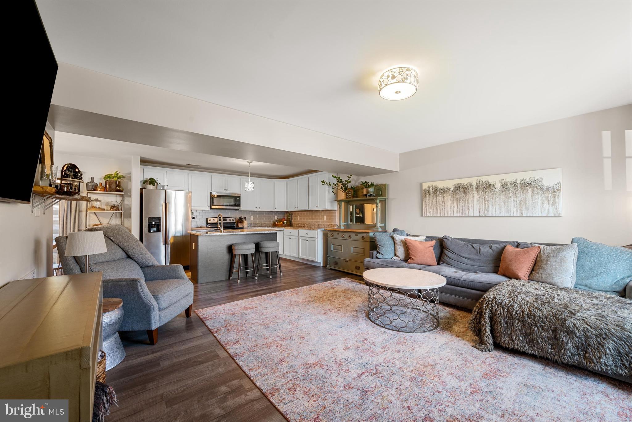 ASHLAND VILLAGE - Residential