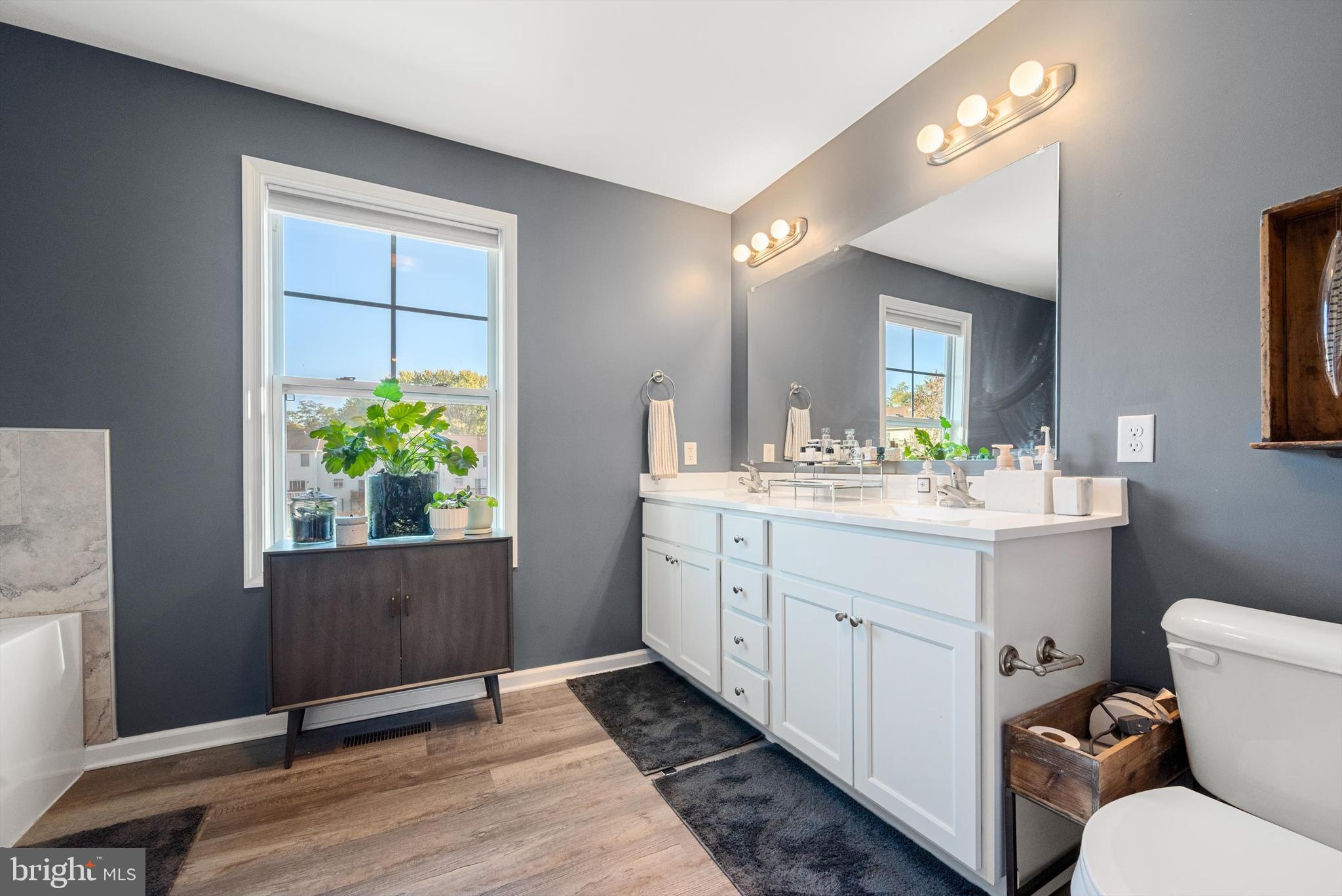 ASHLAND VILLAGE - Residential