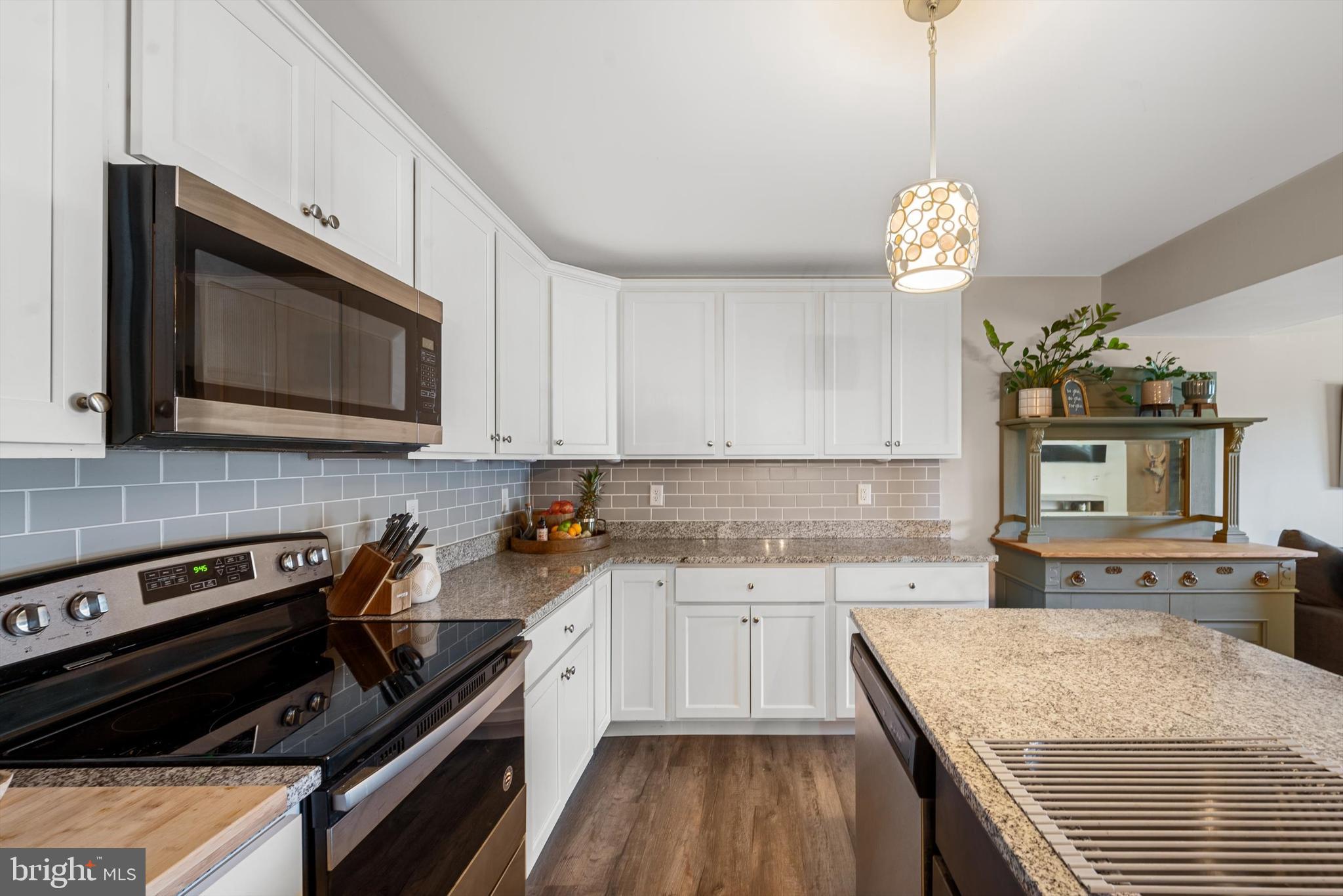 ASHLAND VILLAGE - Residential