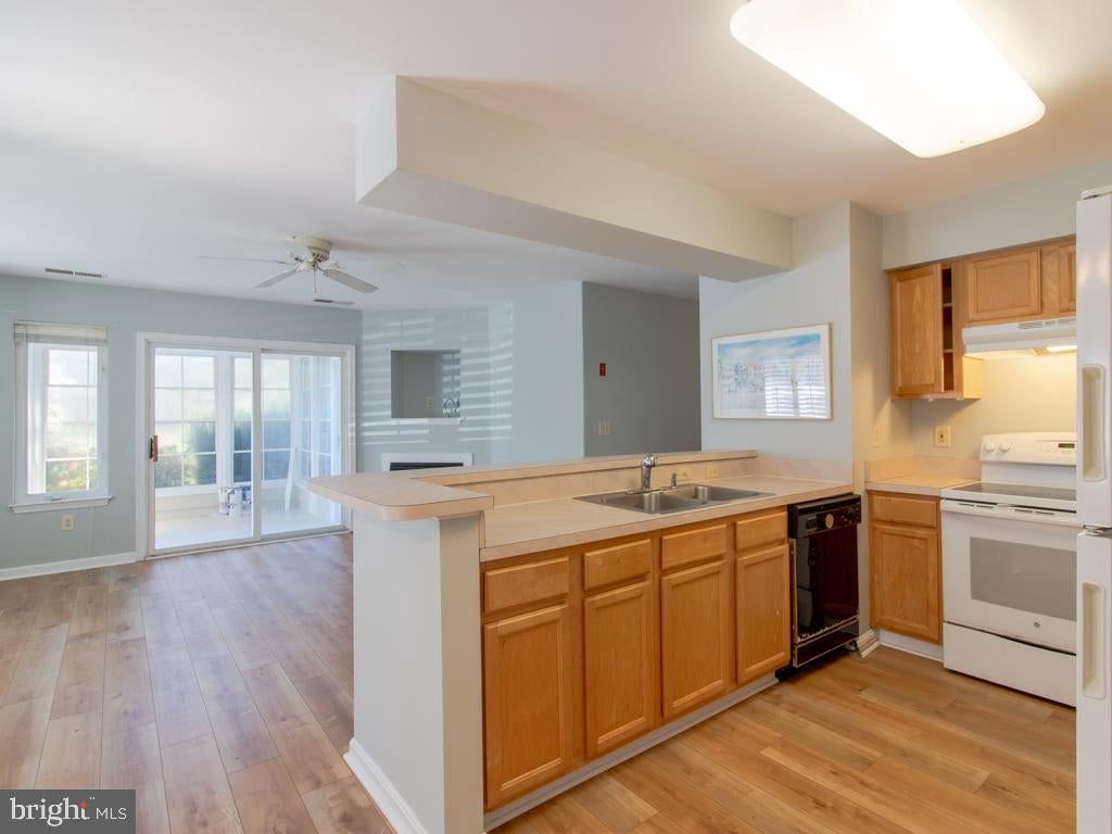 159 LAKESIDE DRIVE
