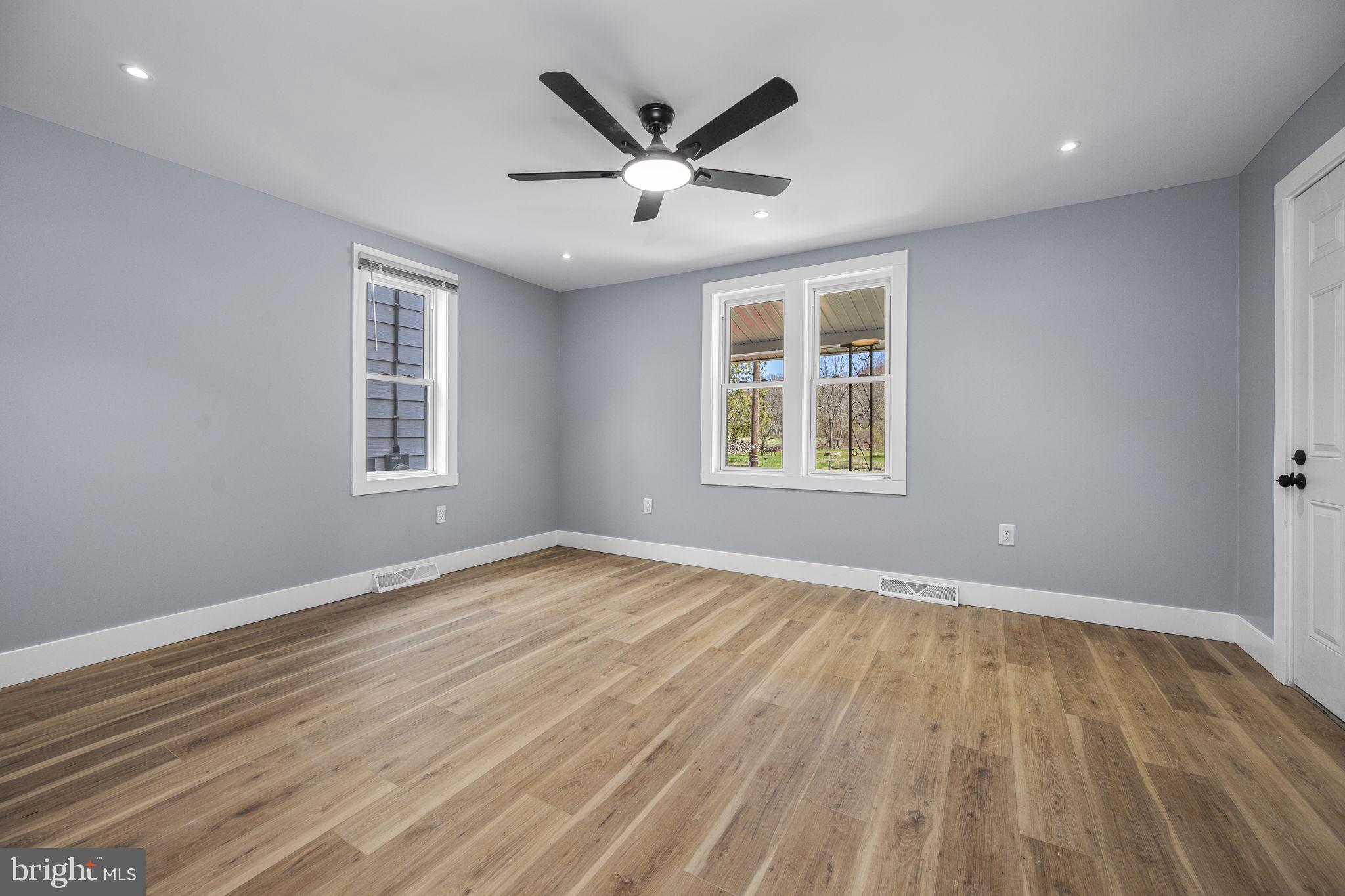 BIRDLAND - Residential