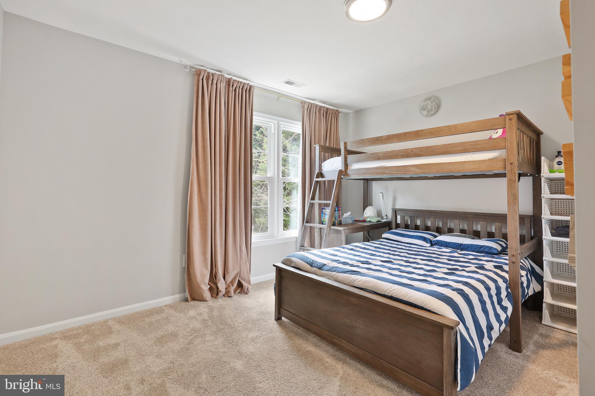 BURLEIGH MANOR - Residential Lease