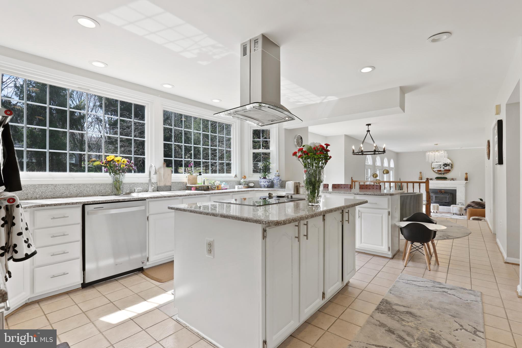 BURLEIGH MANOR - Residential Lease