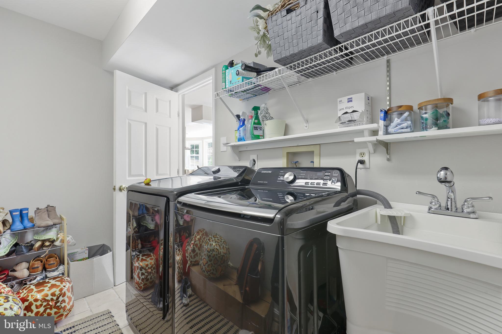 BURLEIGH MANOR - Residential Lease