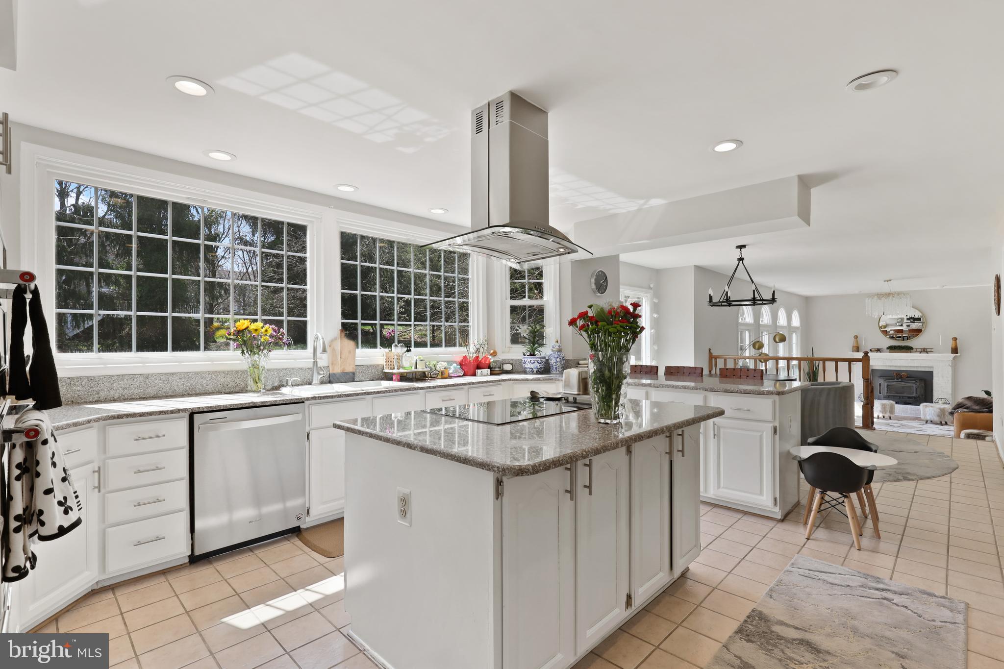 BURLEIGH MANOR - Residential Lease