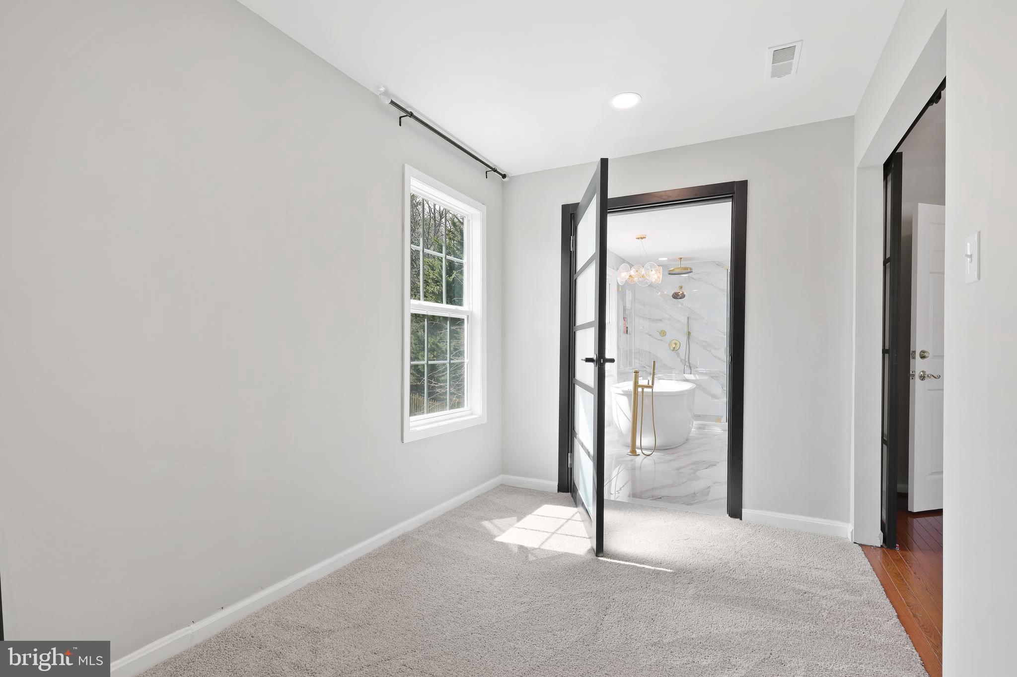 BURLEIGH MANOR - Residential Lease