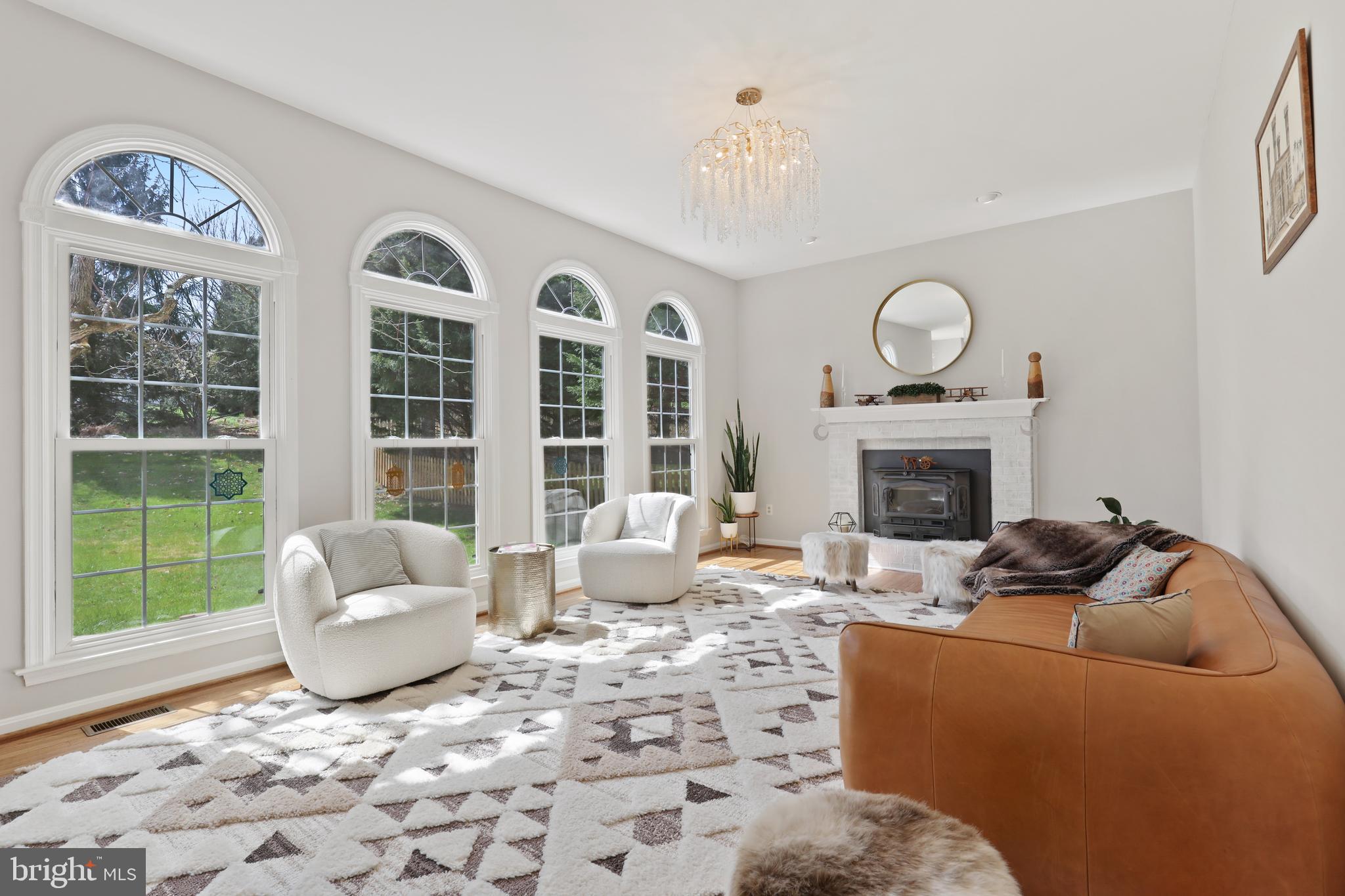 BURLEIGH MANOR - Residential Lease