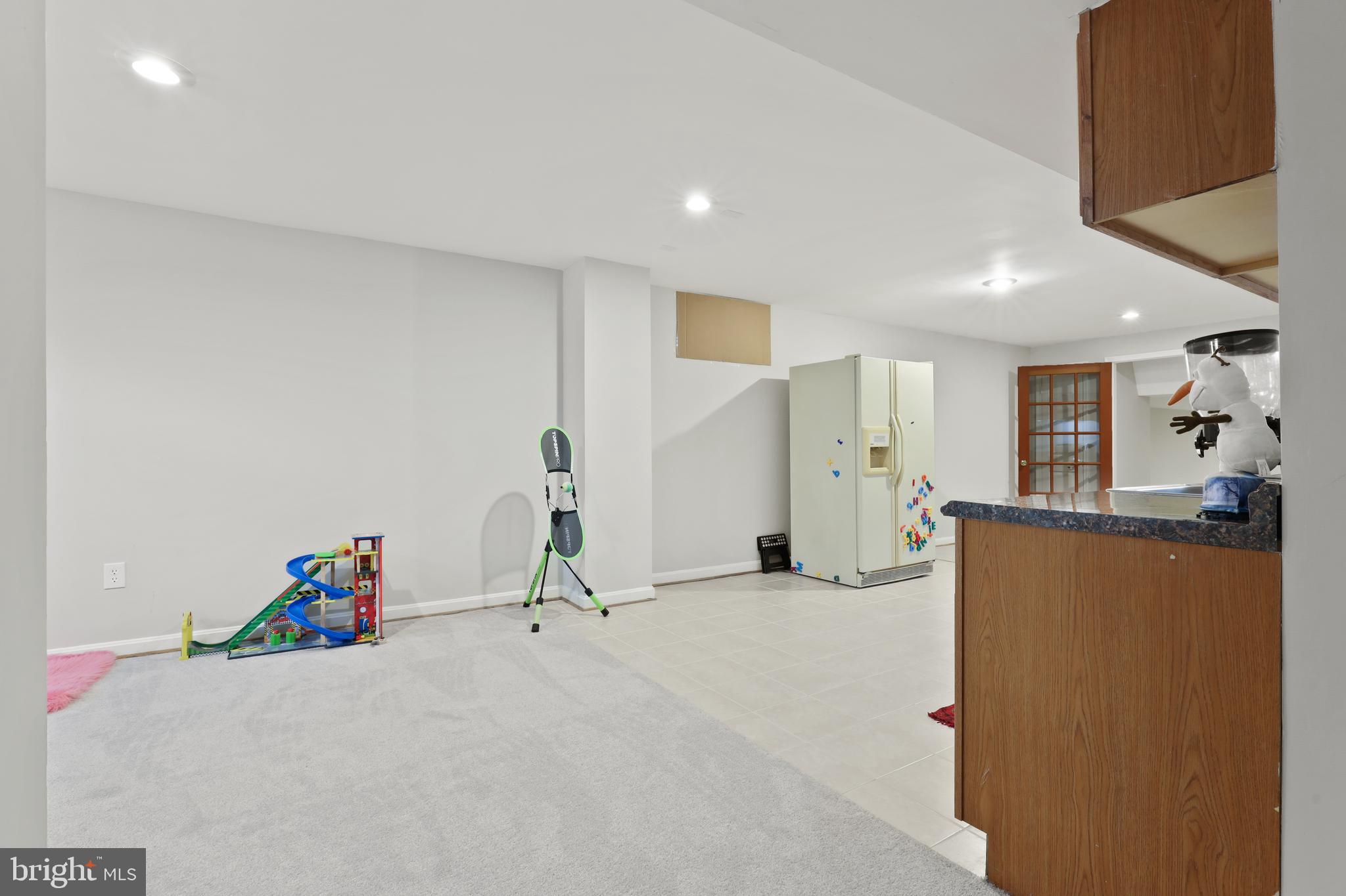 BURLEIGH MANOR - Residential Lease