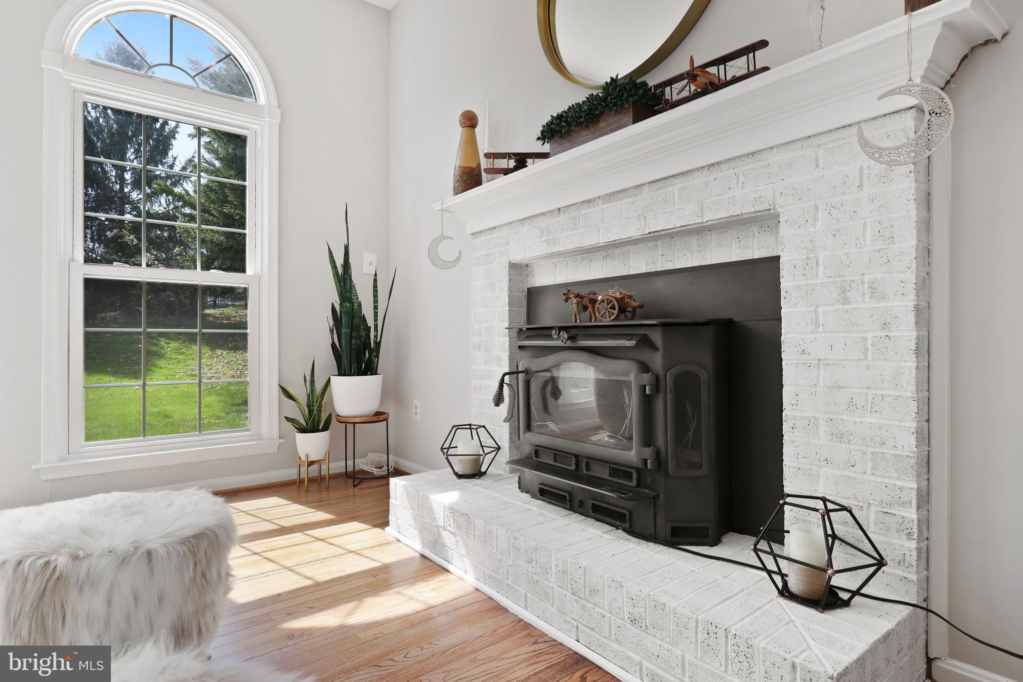 BURLEIGH MANOR - Residential Lease