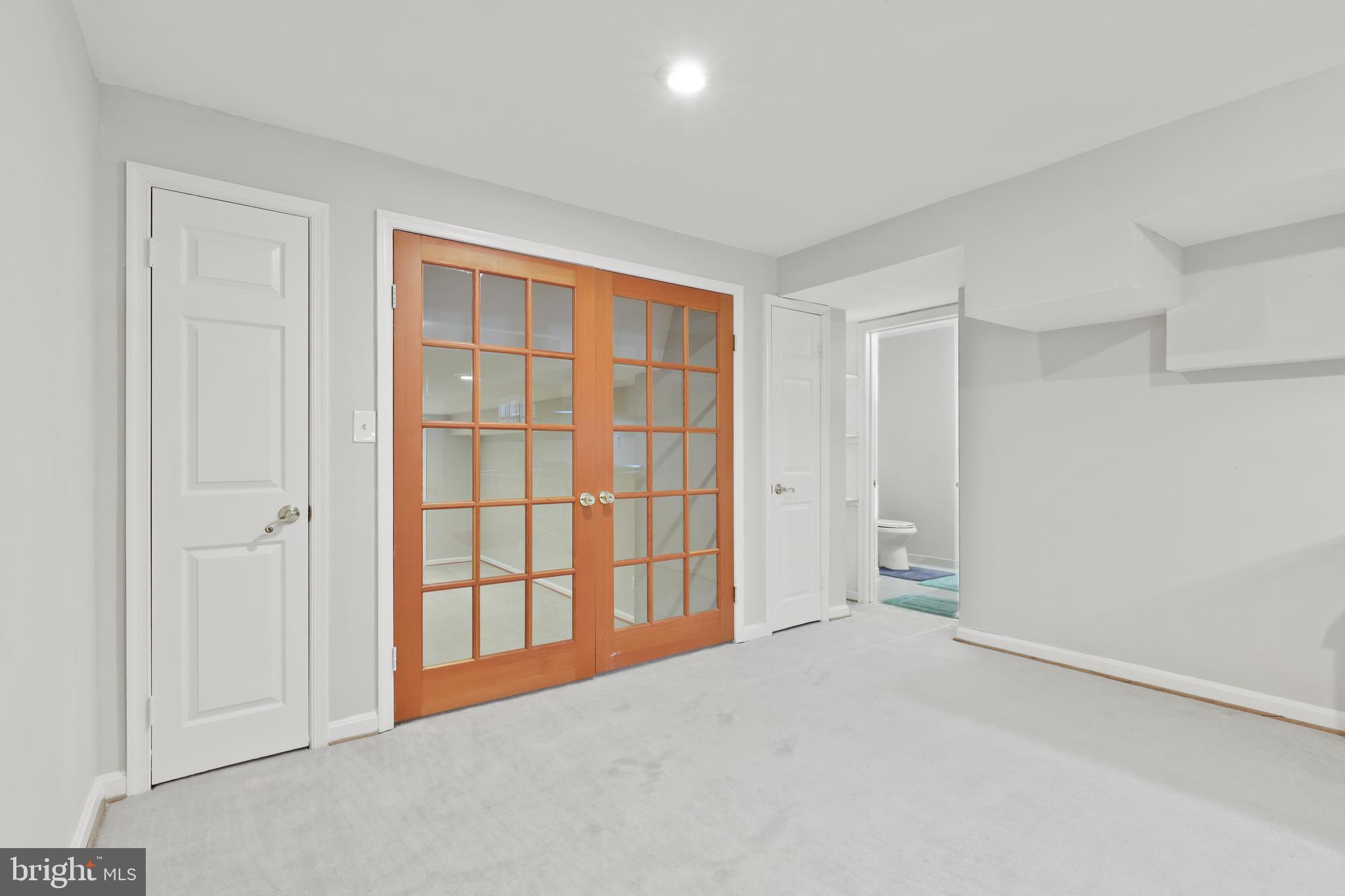 BURLEIGH MANOR - Residential Lease