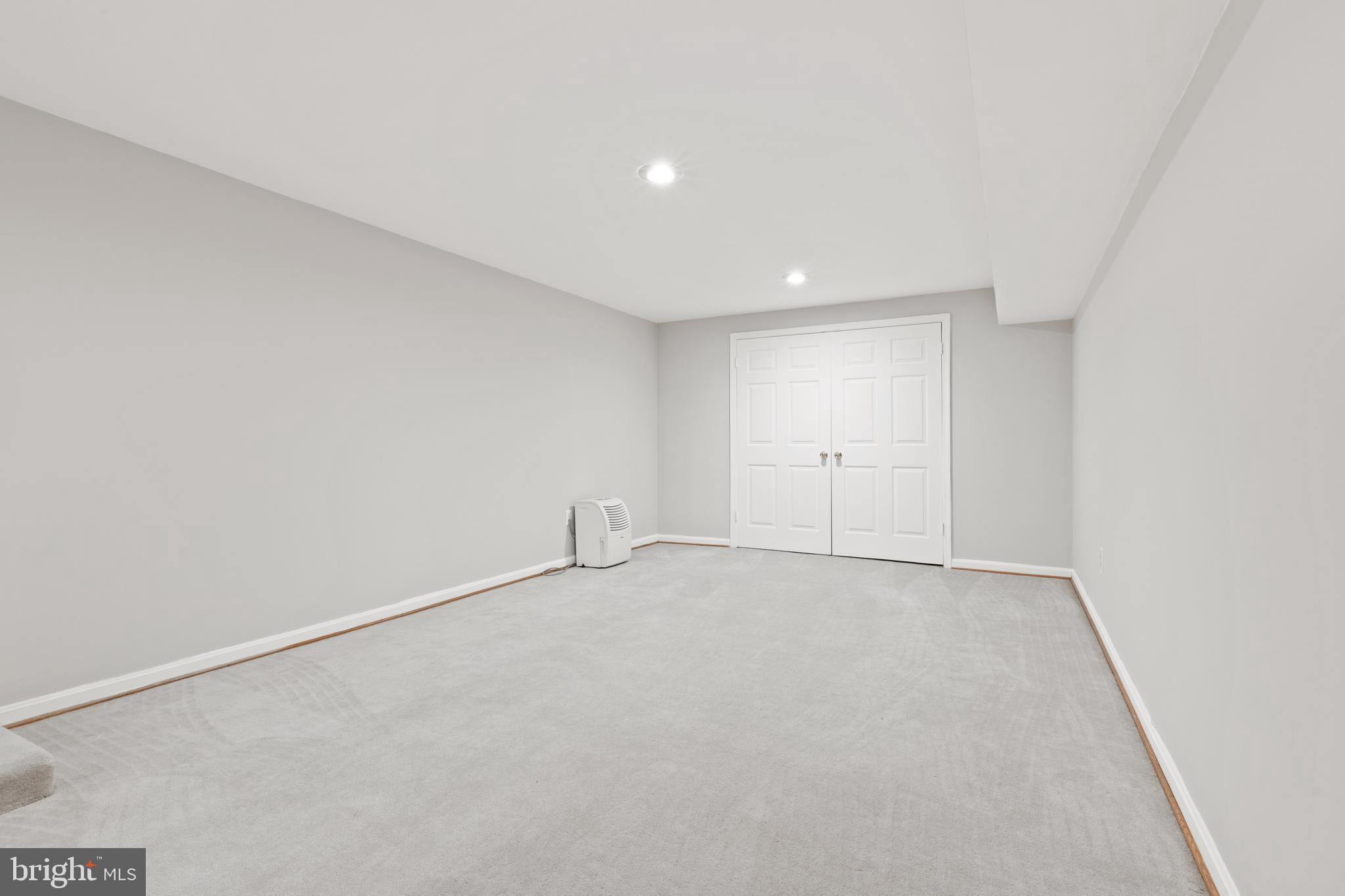 BURLEIGH MANOR - Residential Lease