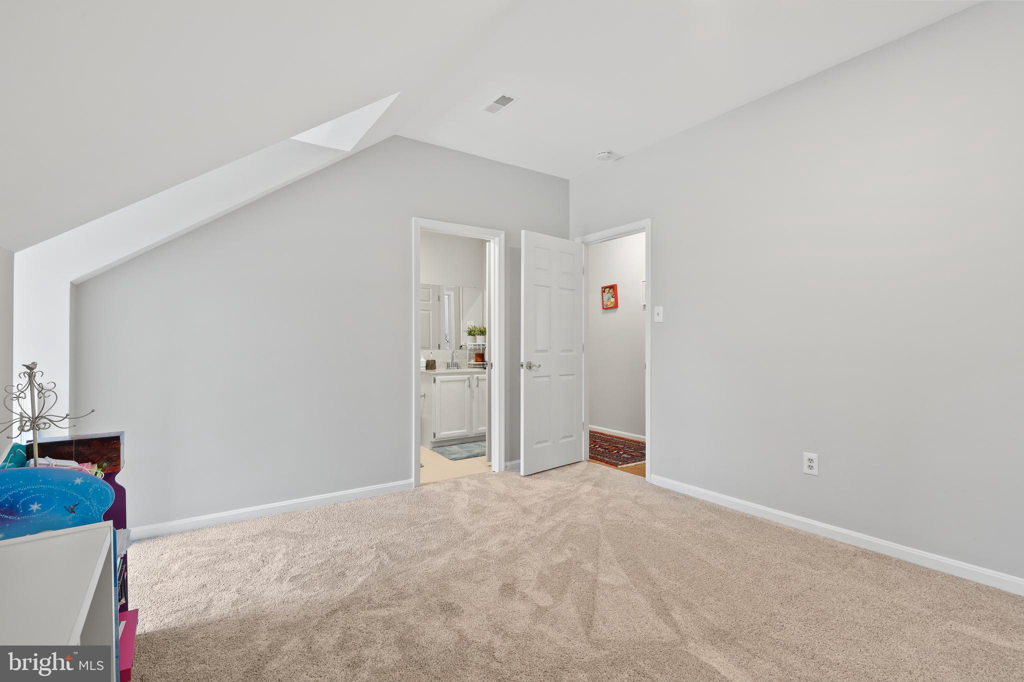 BURLEIGH MANOR - Residential Lease