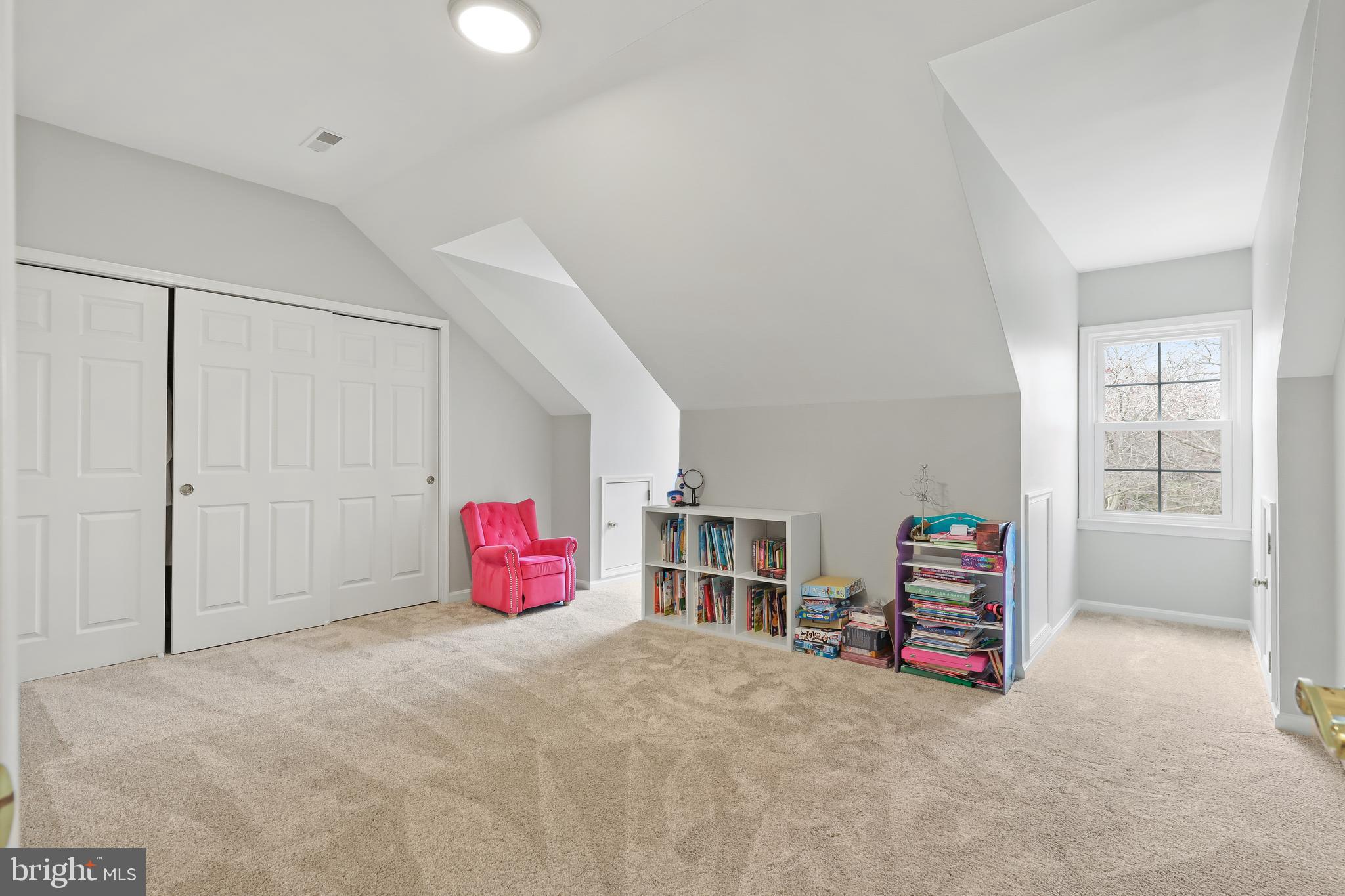 BURLEIGH MANOR - Residential Lease