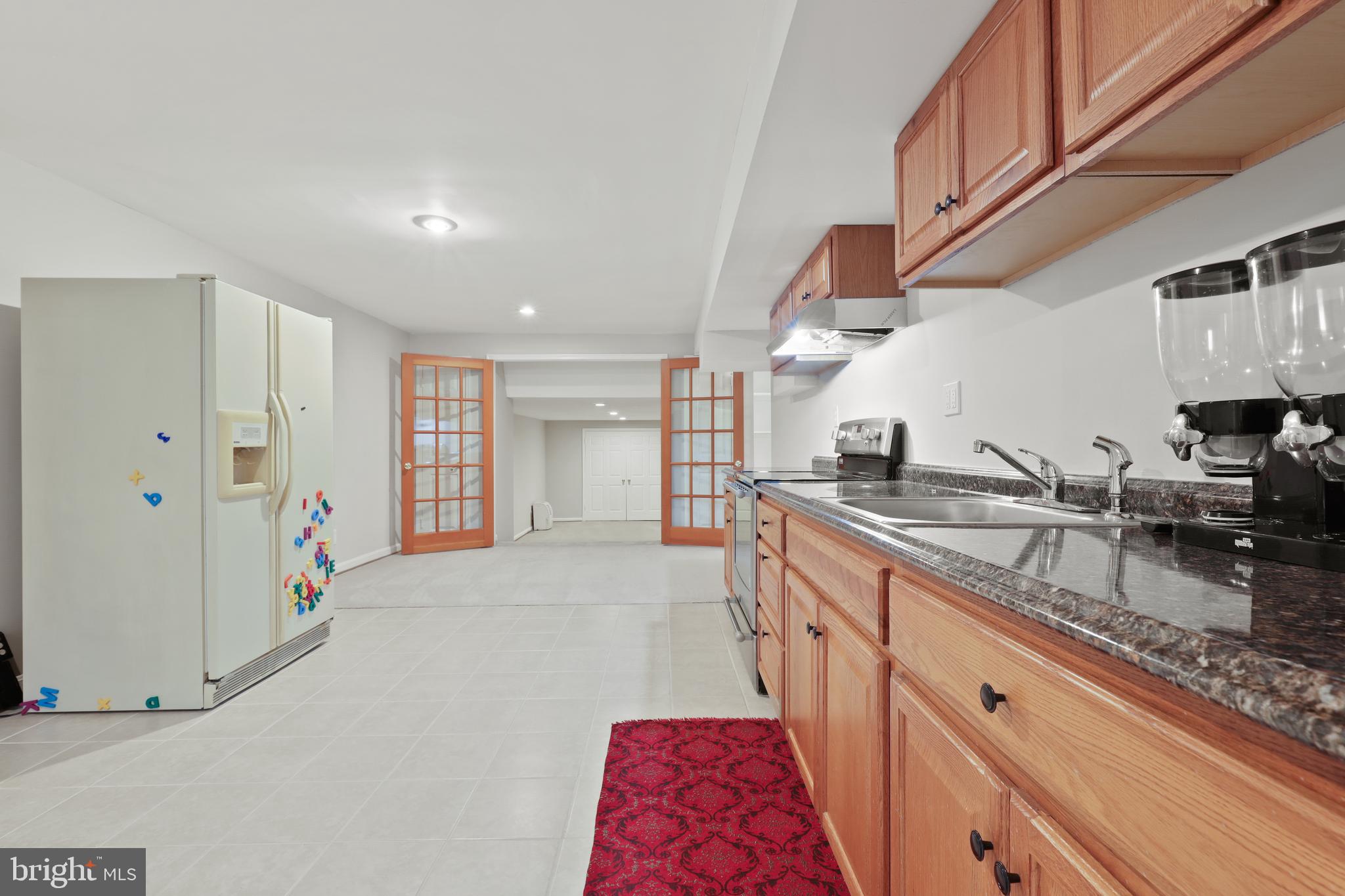 BURLEIGH MANOR - Residential Lease