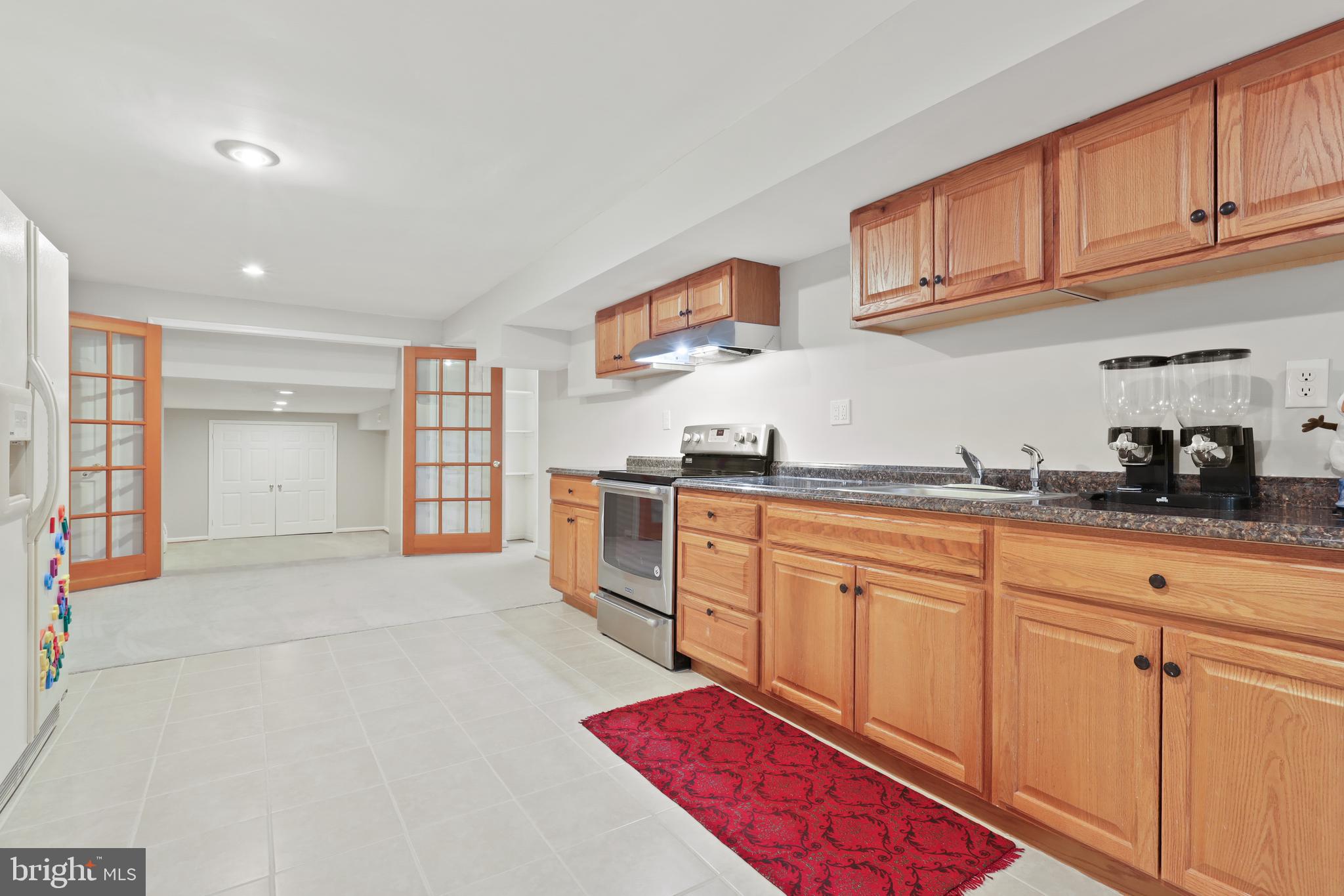 BURLEIGH MANOR - Residential Lease