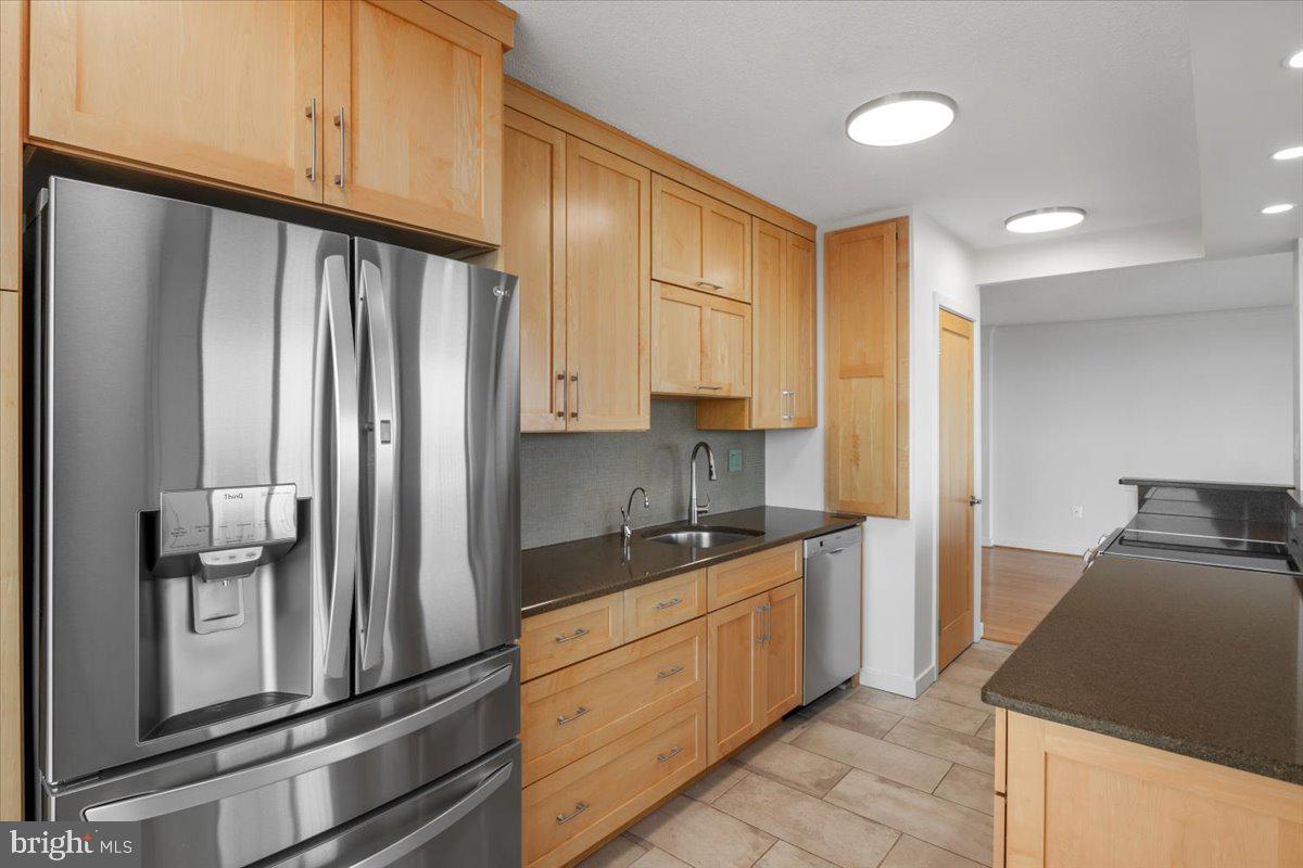 ALEXANDRIA HOUSE - Residential Lease