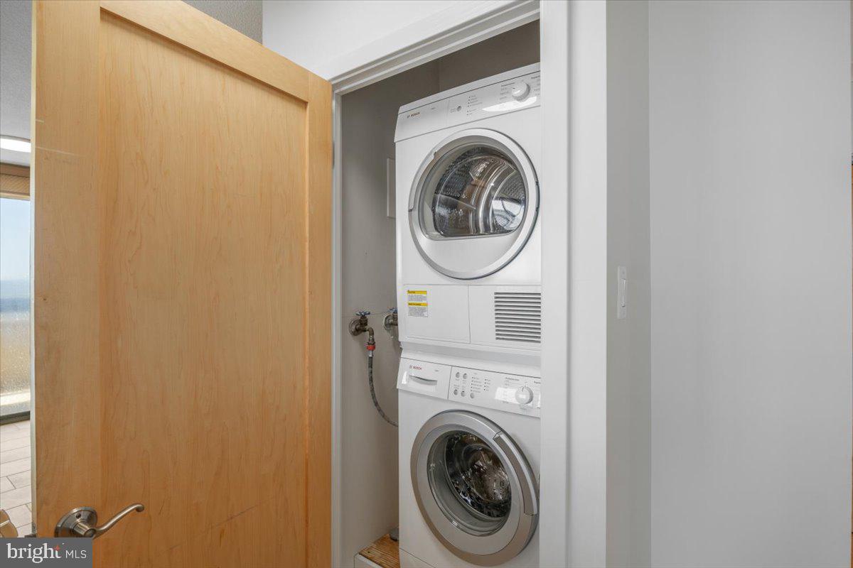 ALEXANDRIA HOUSE - Residential Lease