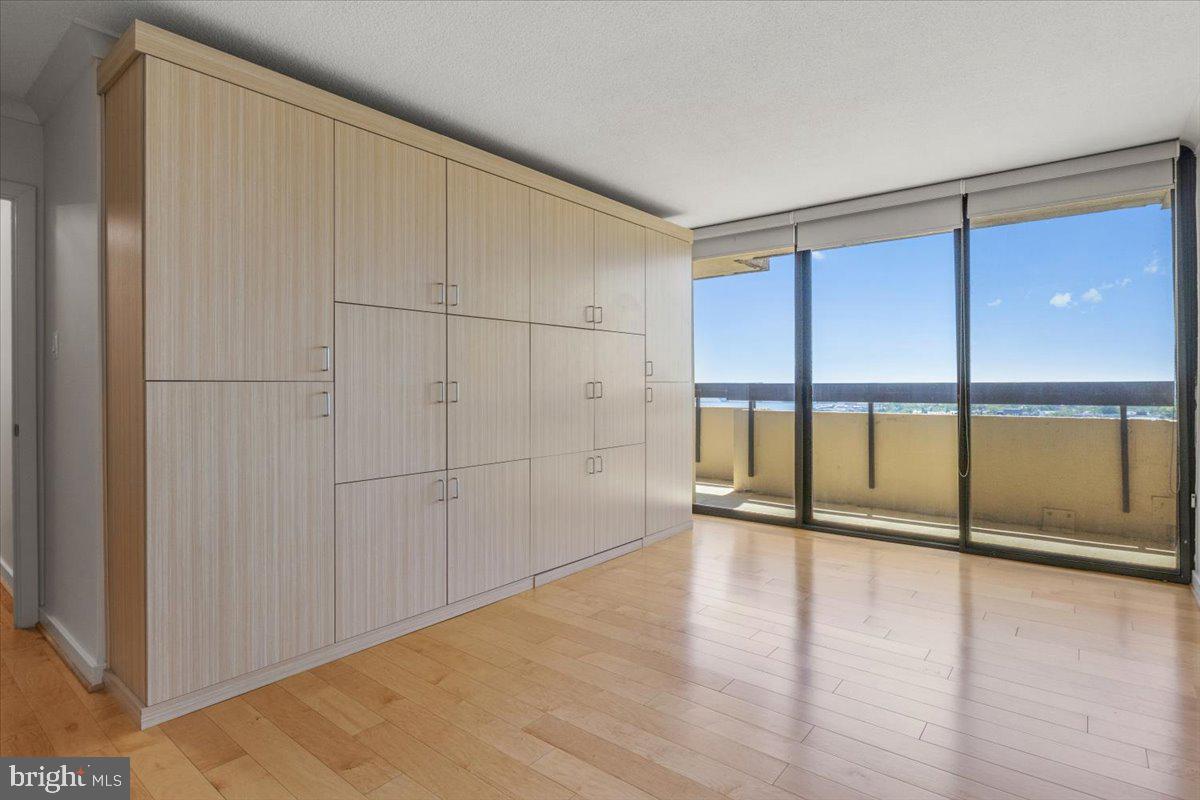 ALEXANDRIA HOUSE - Residential Lease