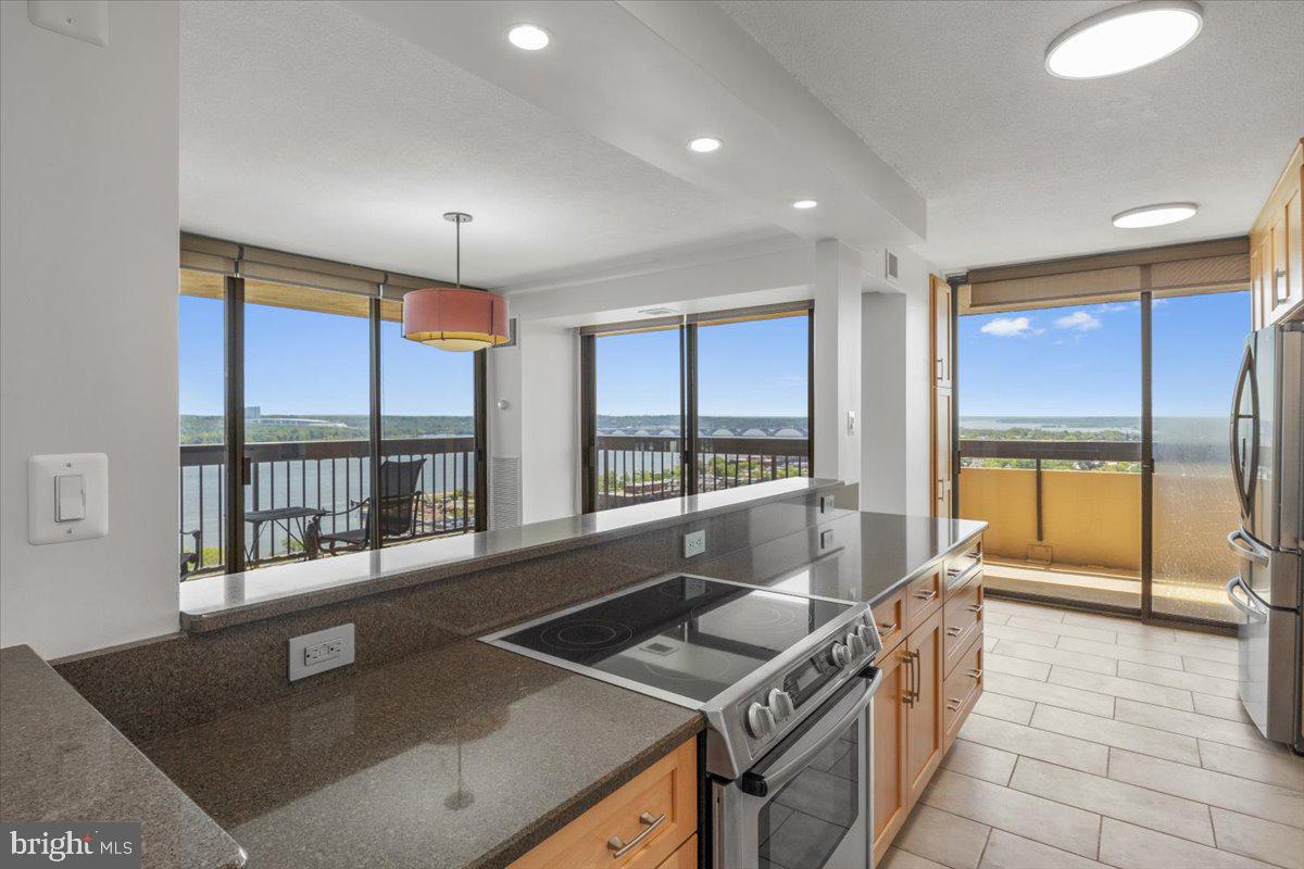 ALEXANDRIA HOUSE - Residential Lease