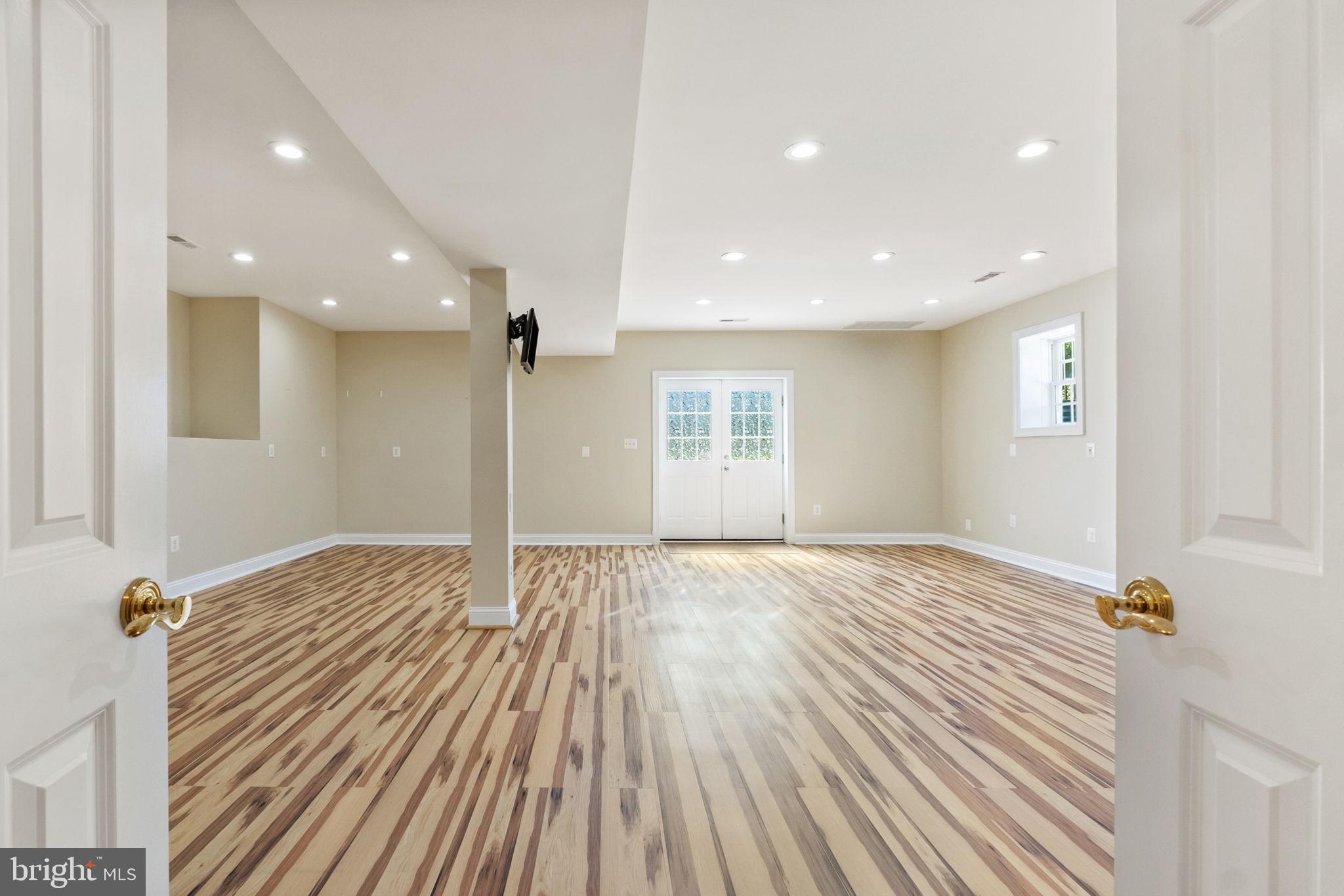 PEACOCK - Residential