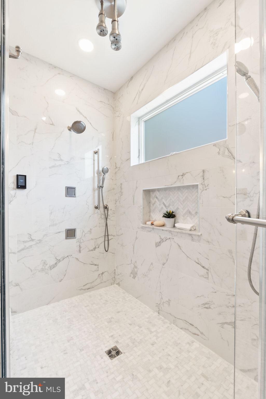 PEACOCK - Residential