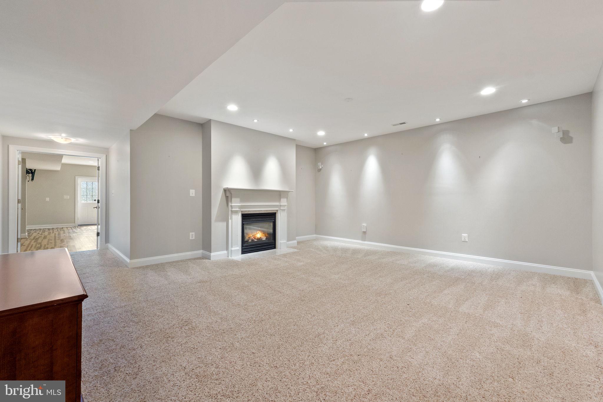 PEACOCK - Residential