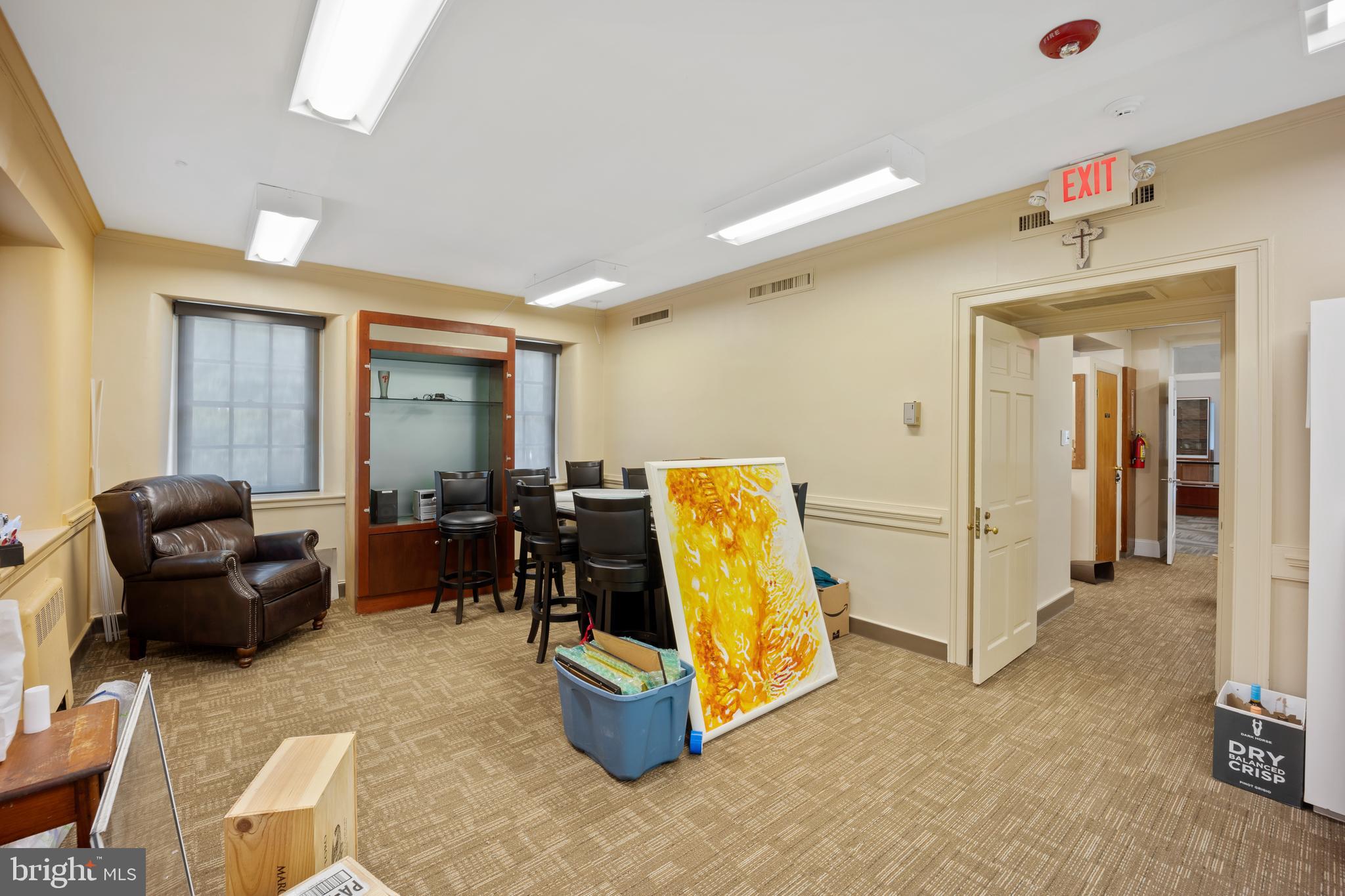 HUNTINGDON VALLEY - Commercial Sale