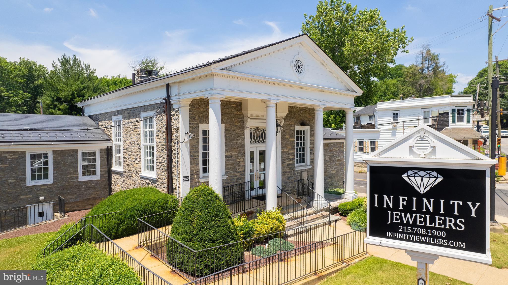 HUNTINGDON VALLEY - Commercial Sale