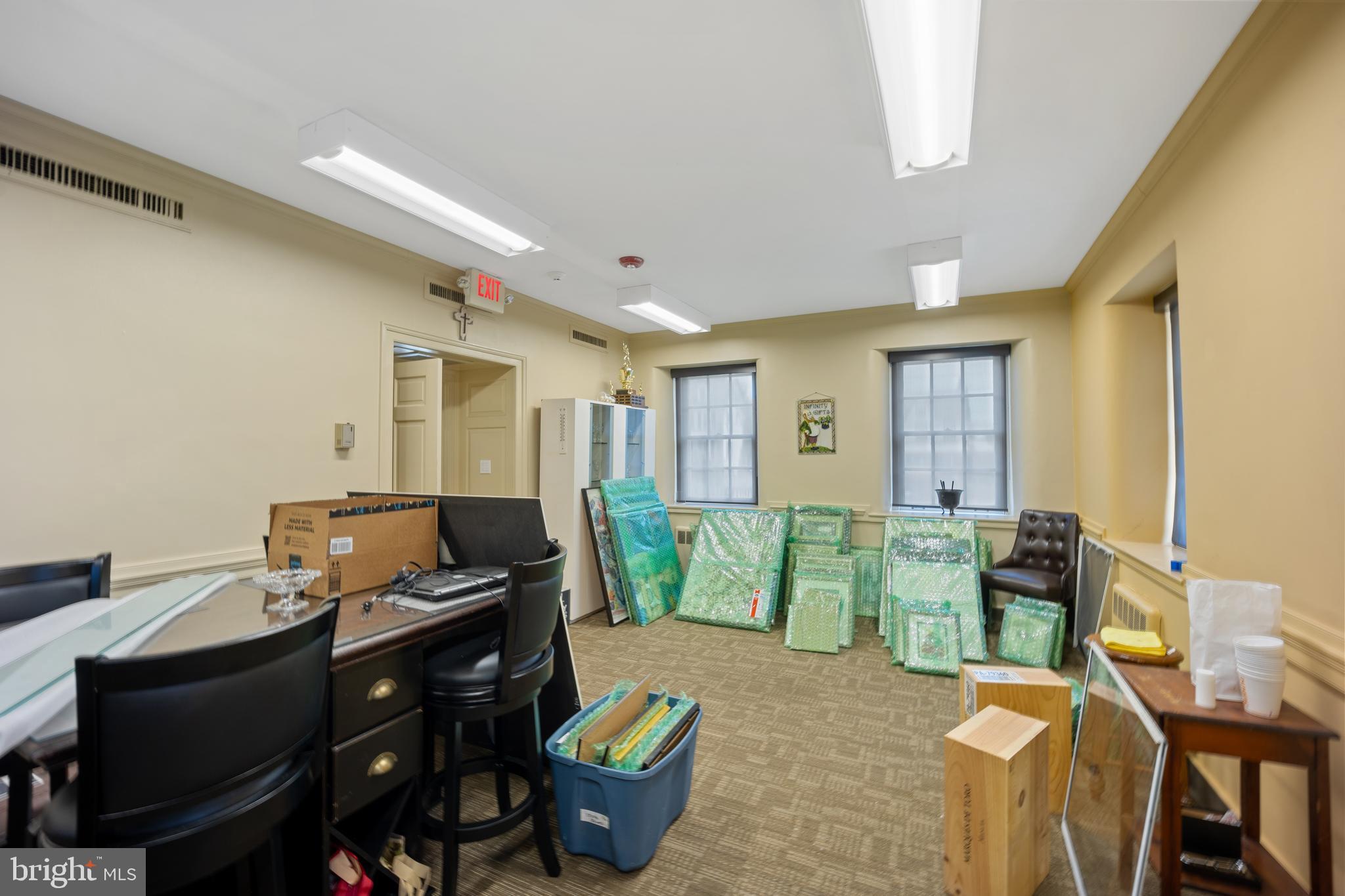 HUNTINGDON VALLEY - Commercial Sale