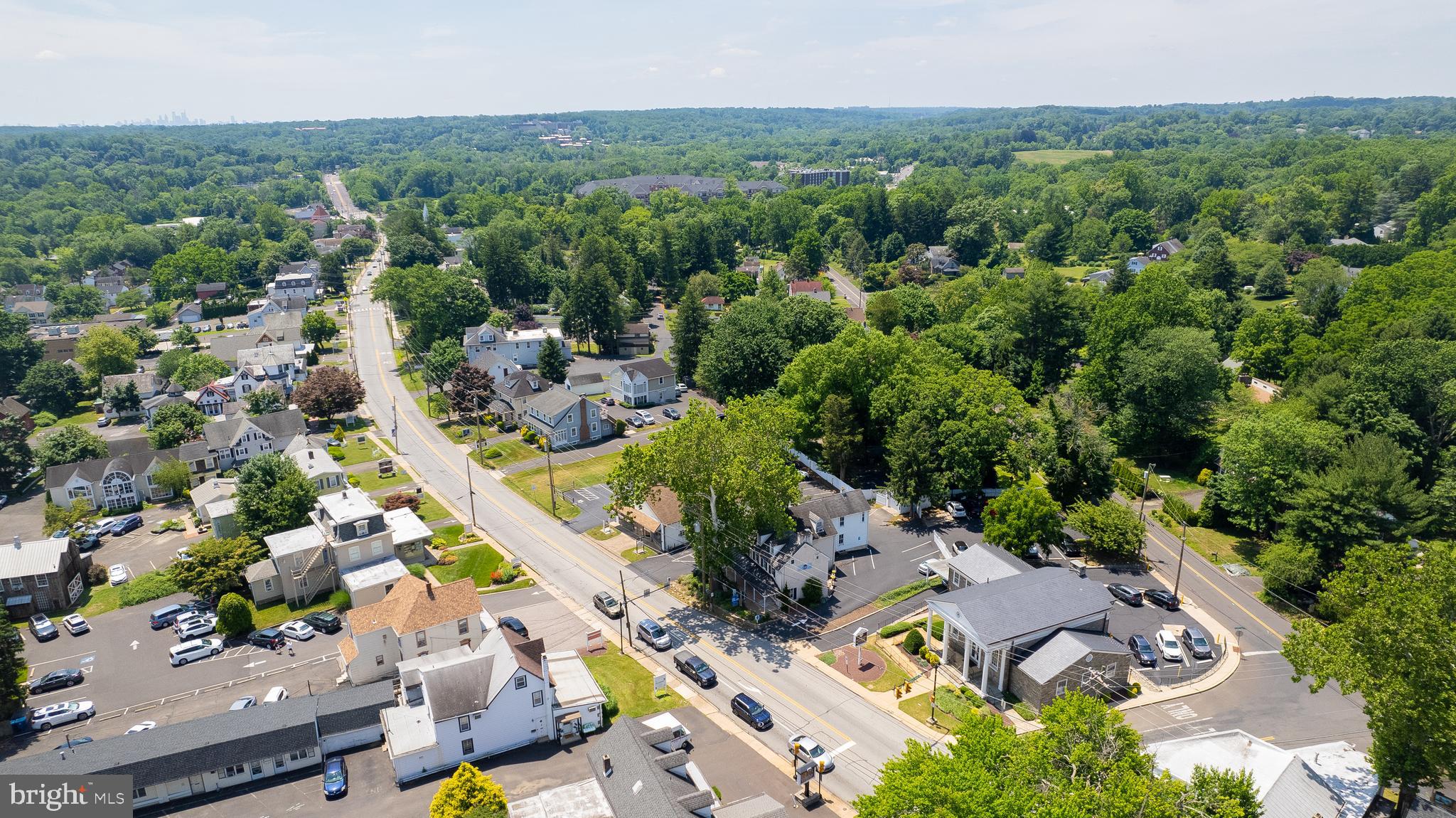 HUNTINGDON VALLEY - Commercial Sale