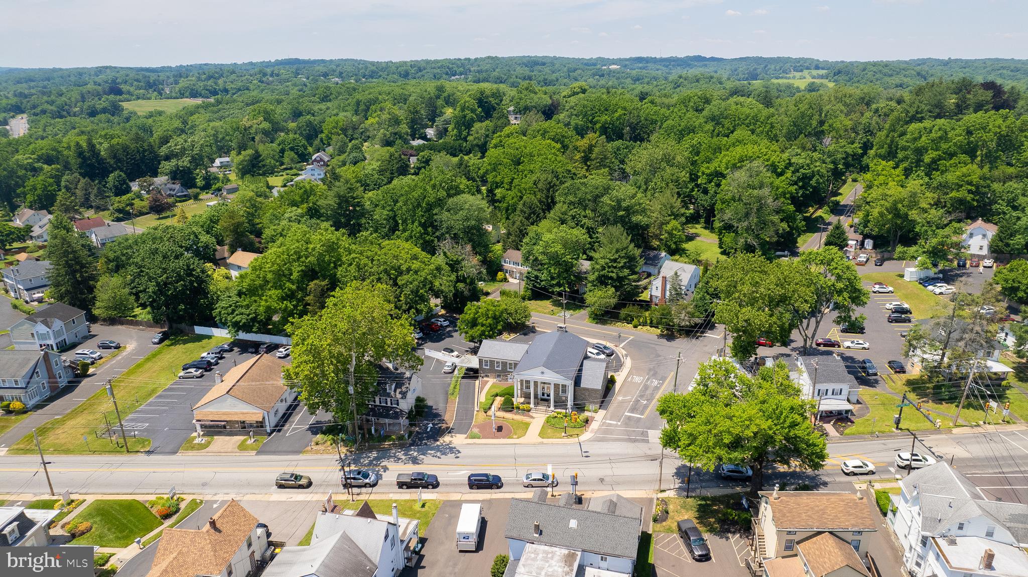 HUNTINGDON VALLEY - Commercial Sale