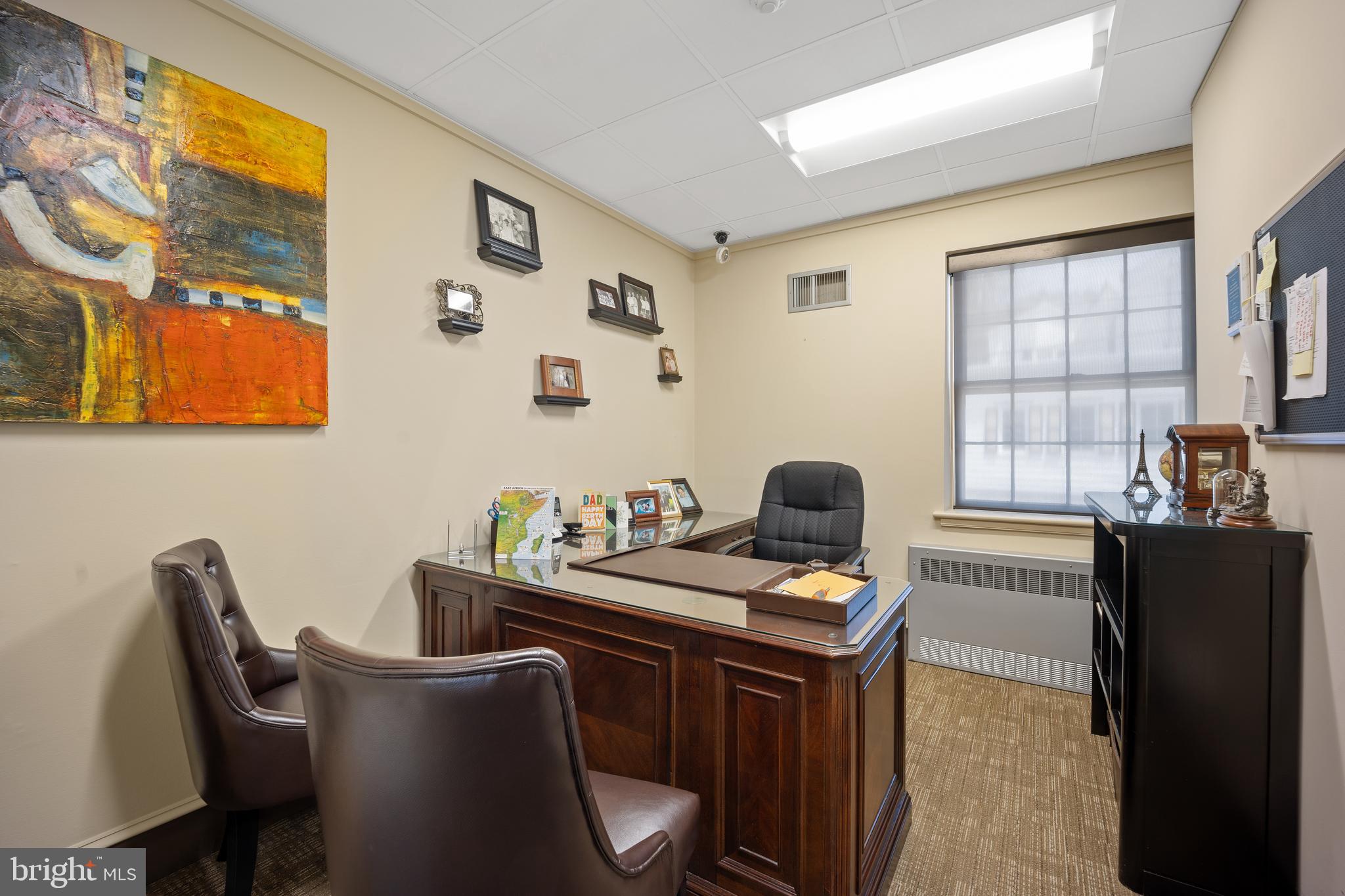 HUNTINGDON VALLEY - Commercial Sale