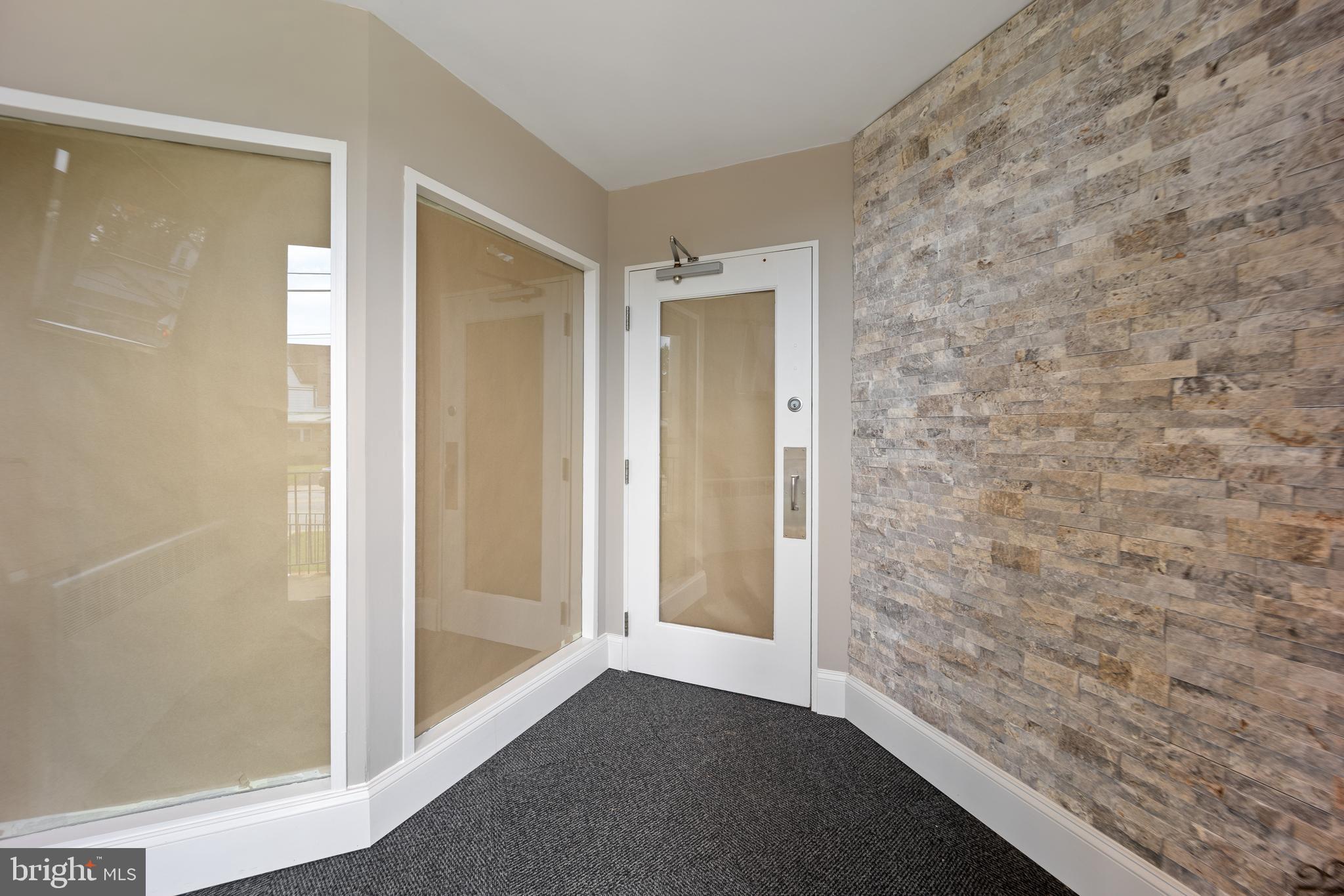 HUNTINGDON VALLEY - Commercial Sale